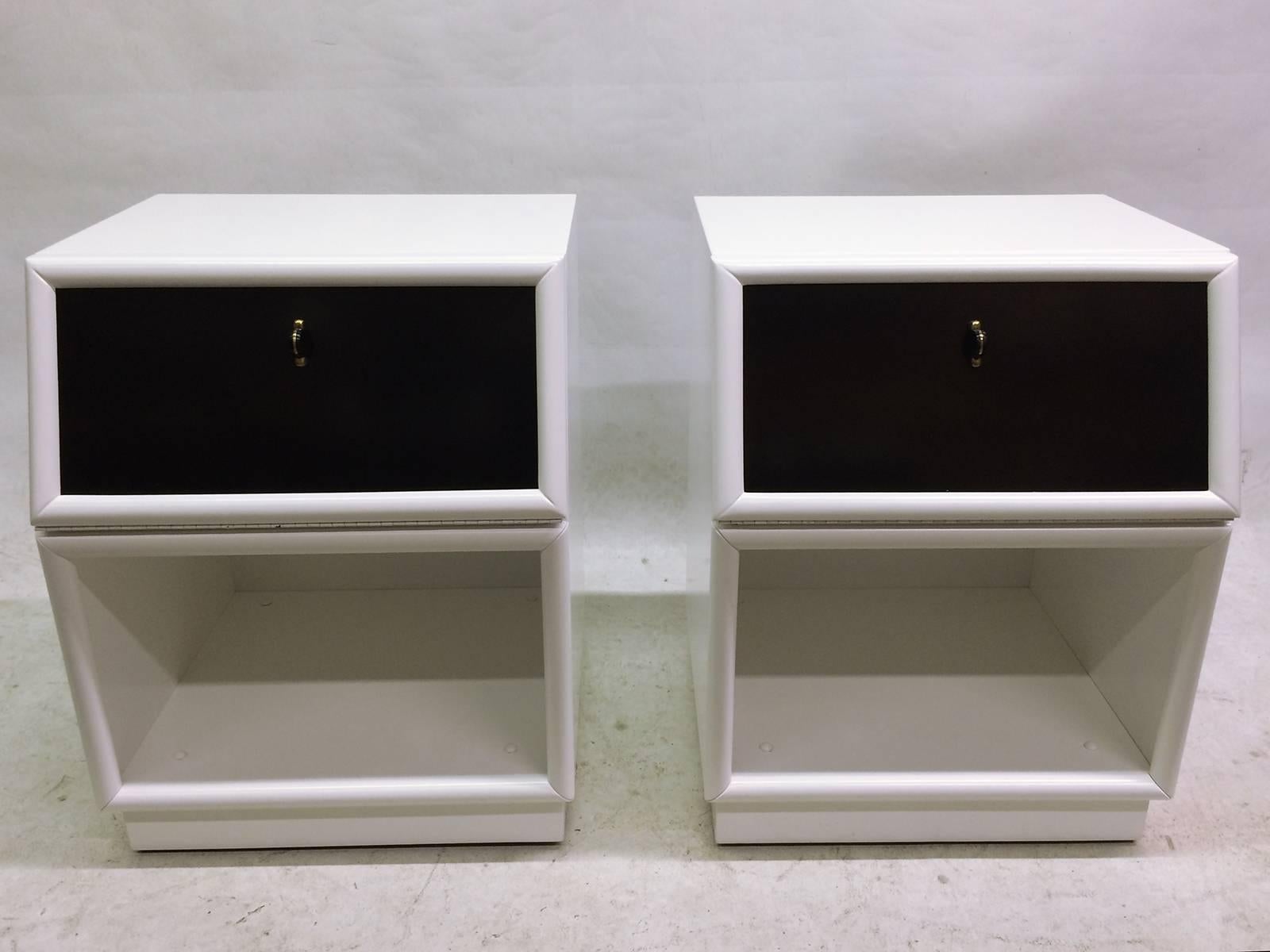 Pair of TwoTone Nightstands by Henredon For Sale at 1stDibs two tone