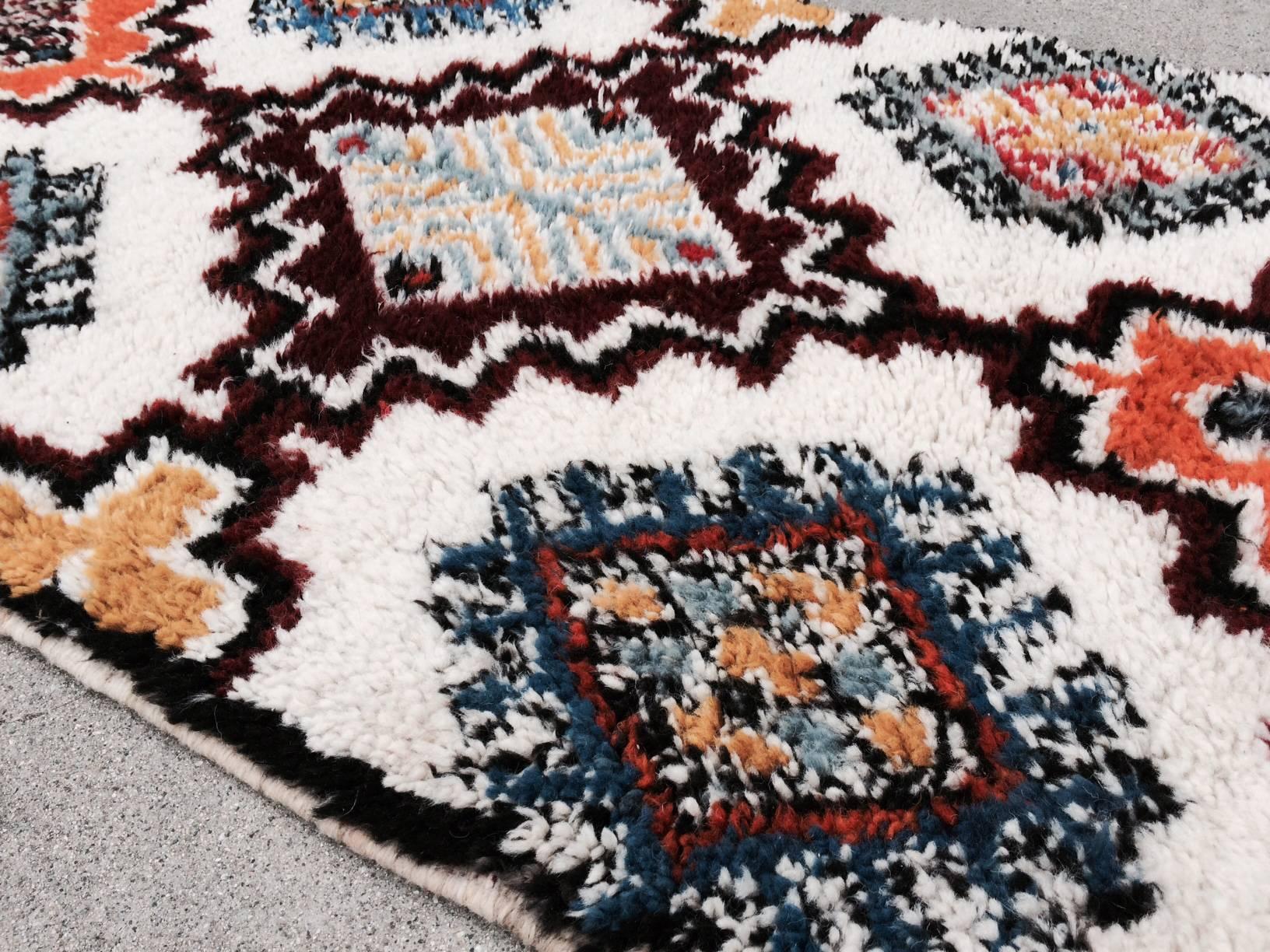 Hand-Knotted Vintage Moroccan Wool Rug In Excellent Condition In Pasadena, CA