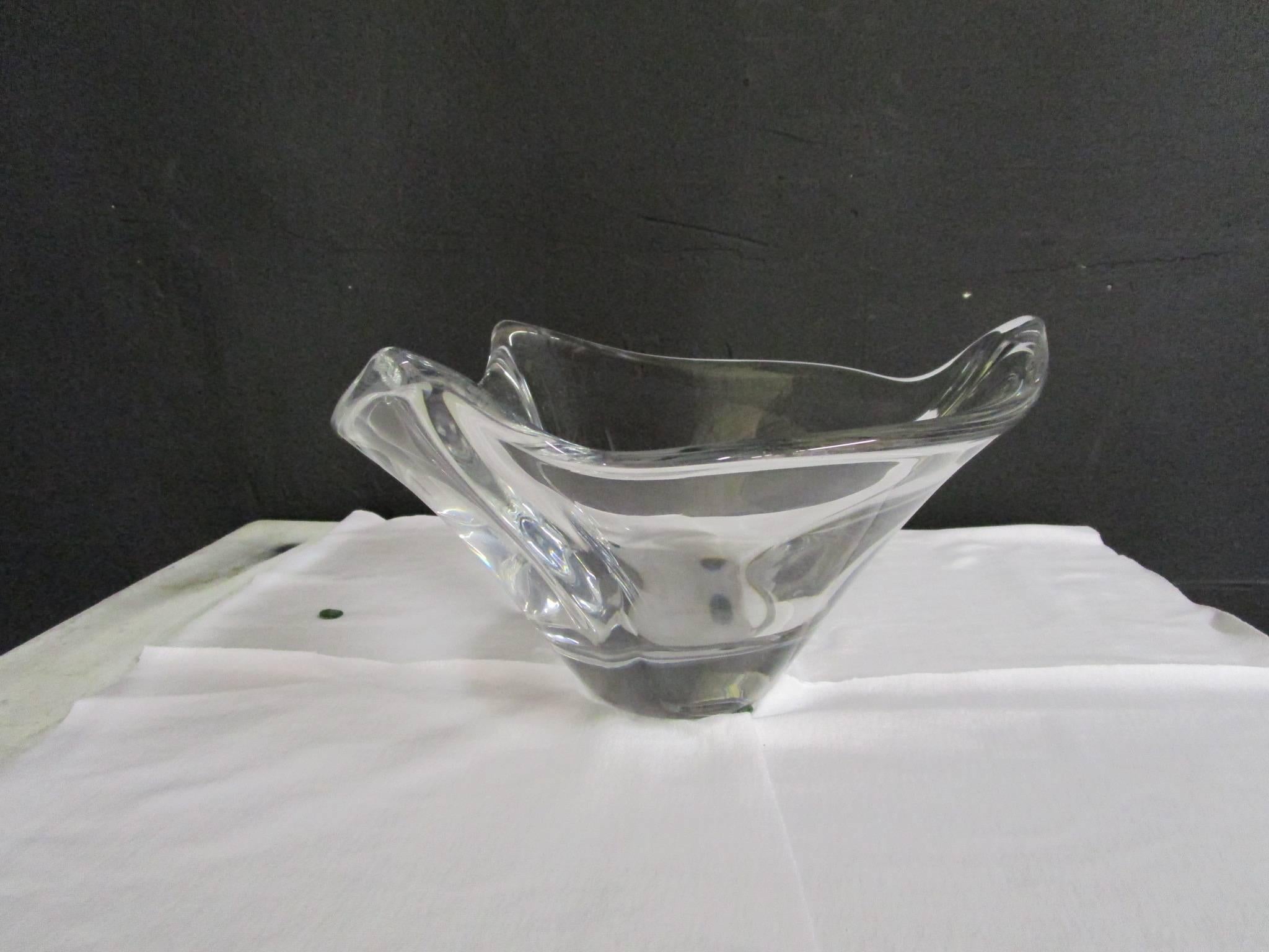 French Crystal Centrepiece Bowl with Three Peaks Signed Daum France In Excellent Condition In Pasadena, CA