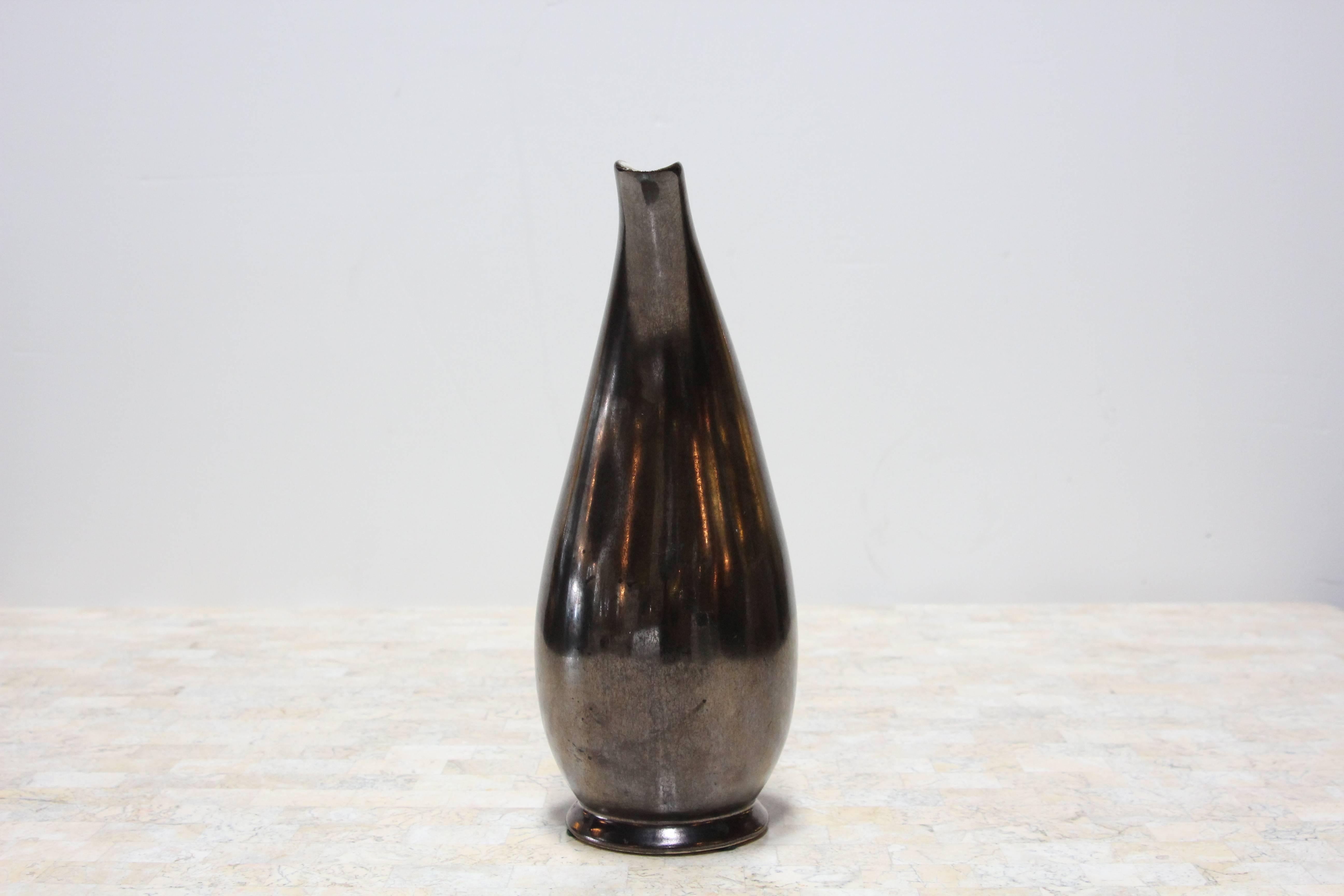 Iridescent Black Ceramic Pitcher In Excellent Condition For Sale In Pasadena, CA