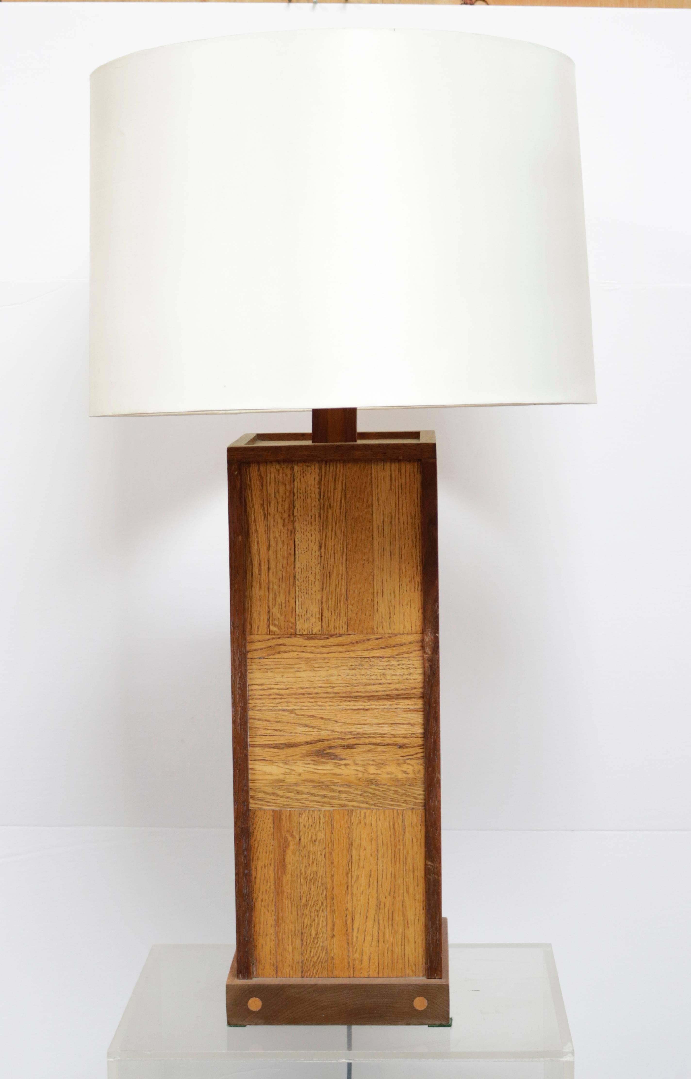 Lamp is made of parquet walnut.
It is sold without the shade.

