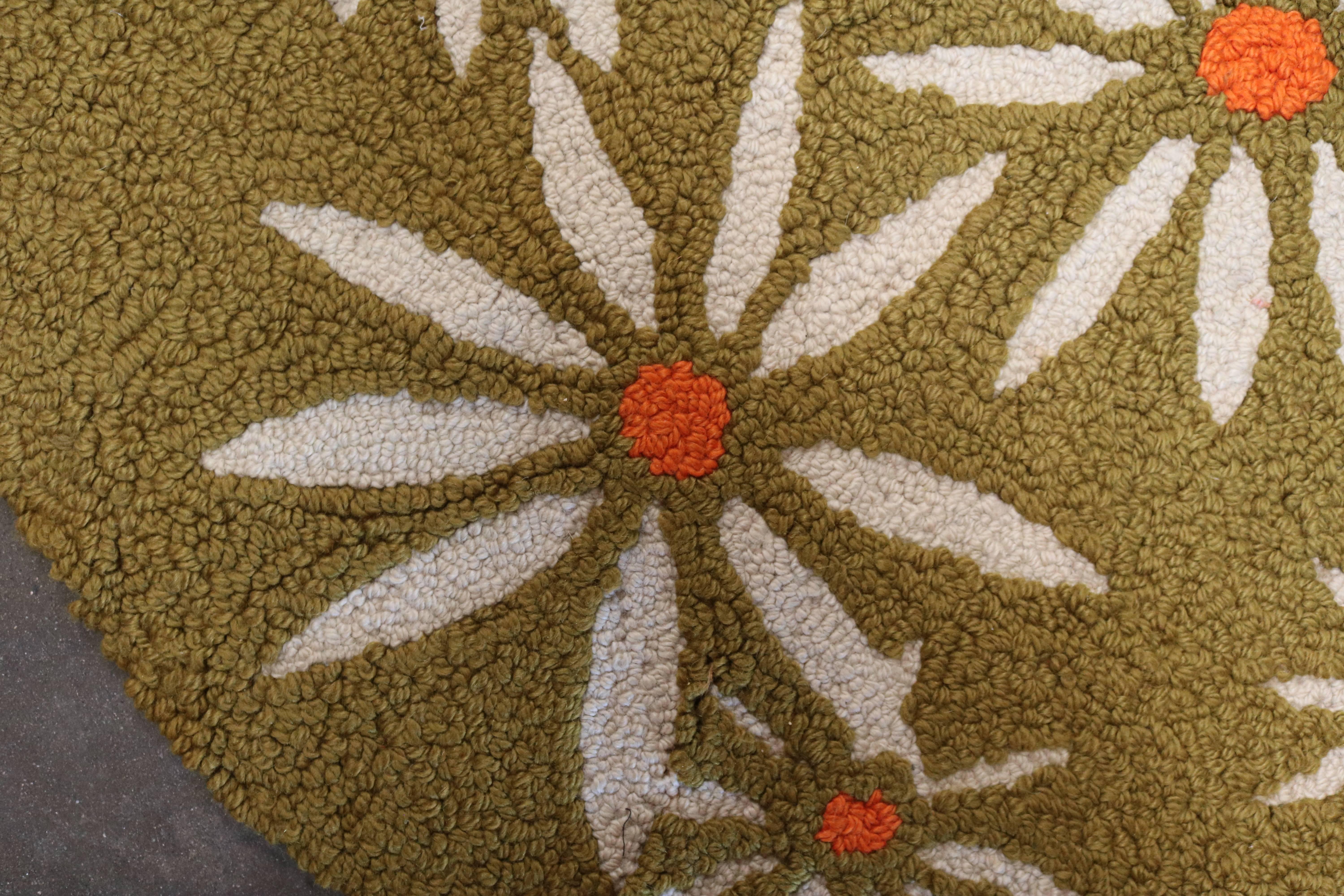 Mid-20th Century Avocado Green Round Daisy Rug