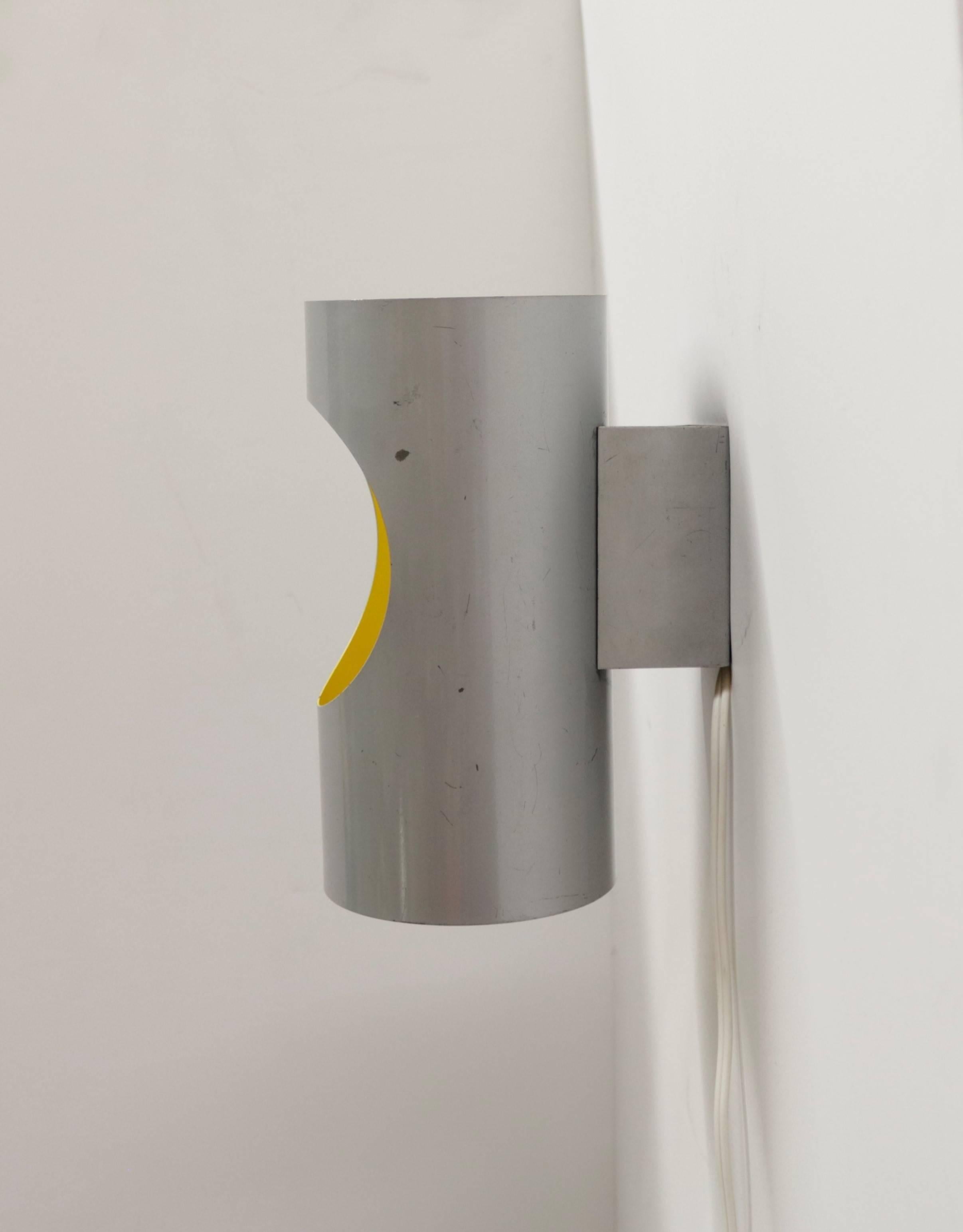 Powder-Coated Sciolari 1970s Sconce in Grey and Yellow