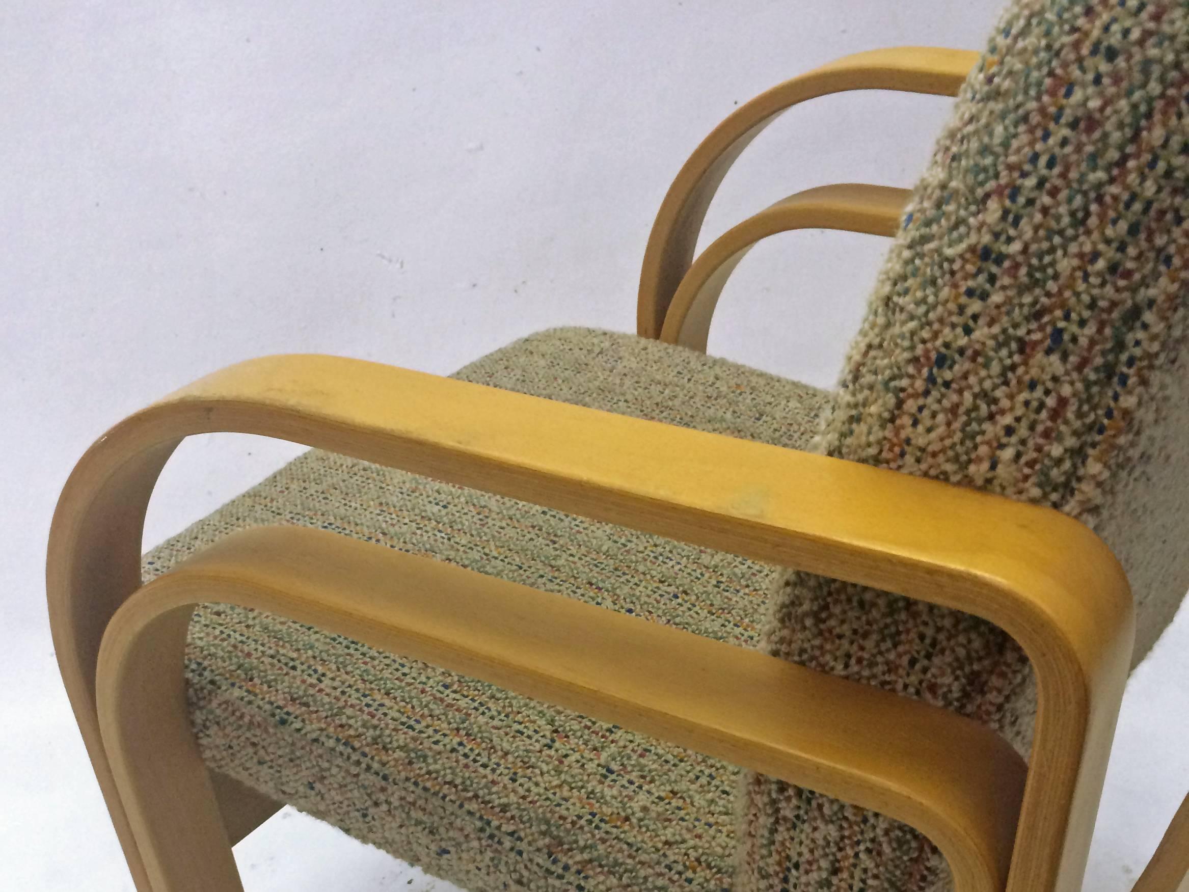 Set of Four Bentwood Chairs in the Manner of Alvar Aalto In Excellent Condition In Pasadena, CA