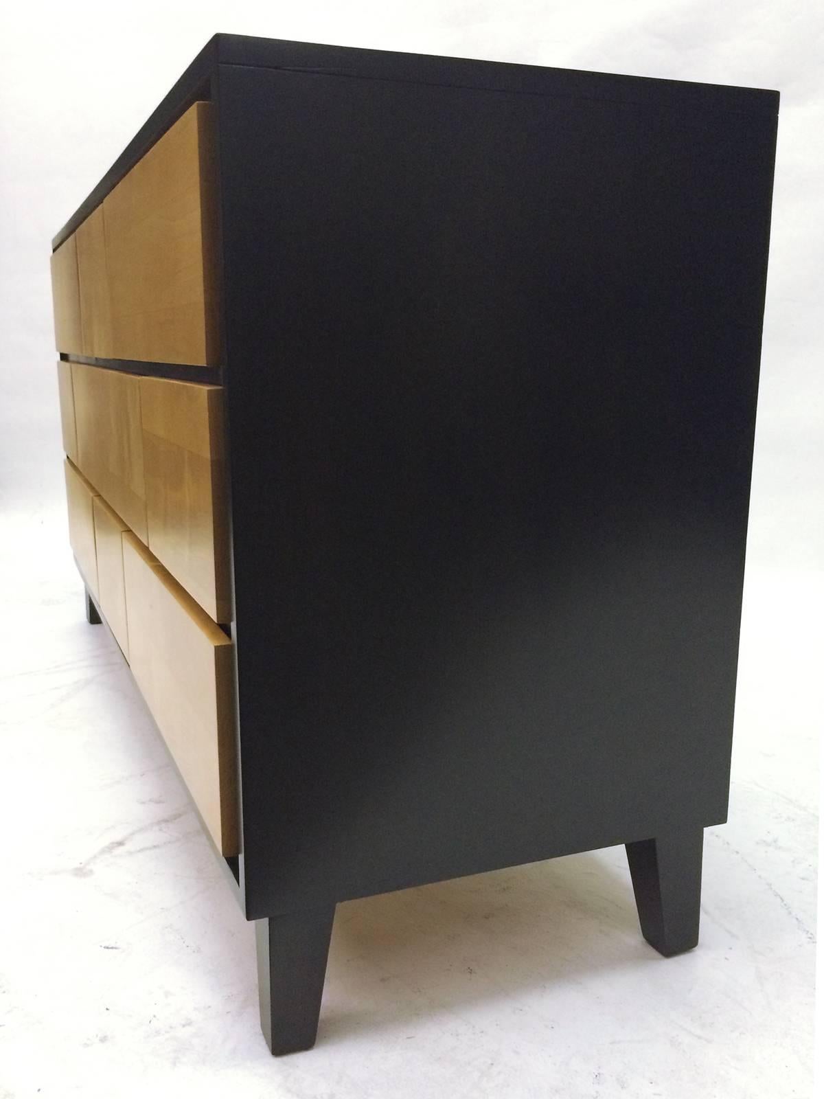 Modern Maple Dresser by Russel Wright for Conant Ball In Excellent Condition In Pasadena, CA