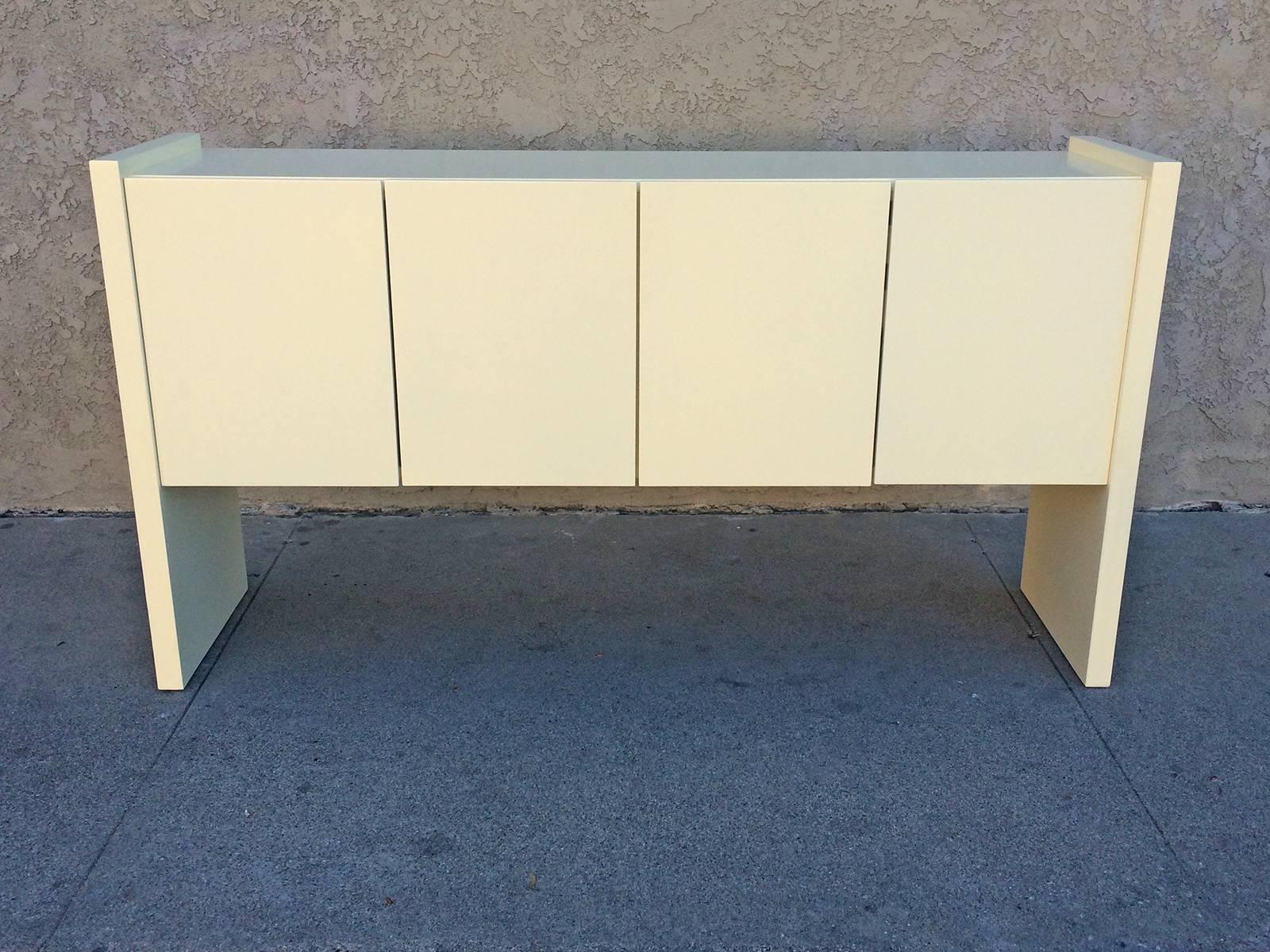 Cream Lacquered Console by Milo Baughman for Thayer Coggin In Excellent Condition In Pasadena, CA