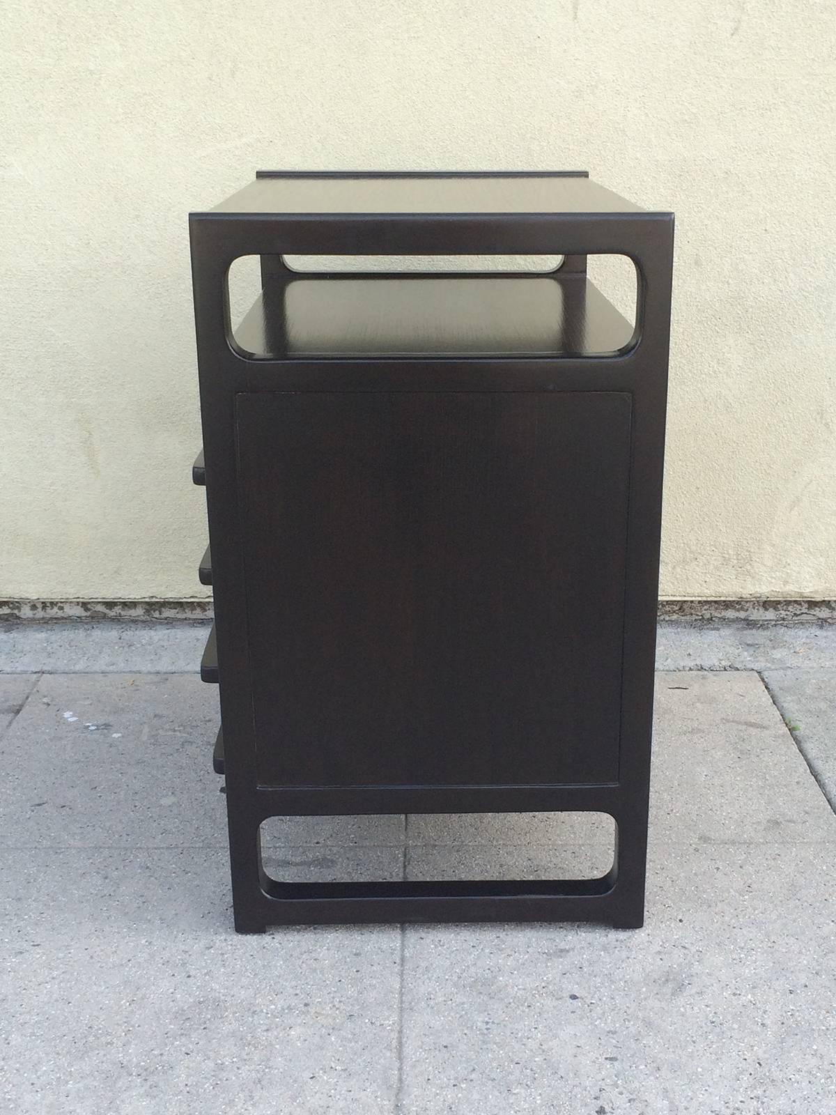 Edward Wormley for Drexel Magazine Table in Ebonized Walnut In Excellent Condition In Pasadena, CA