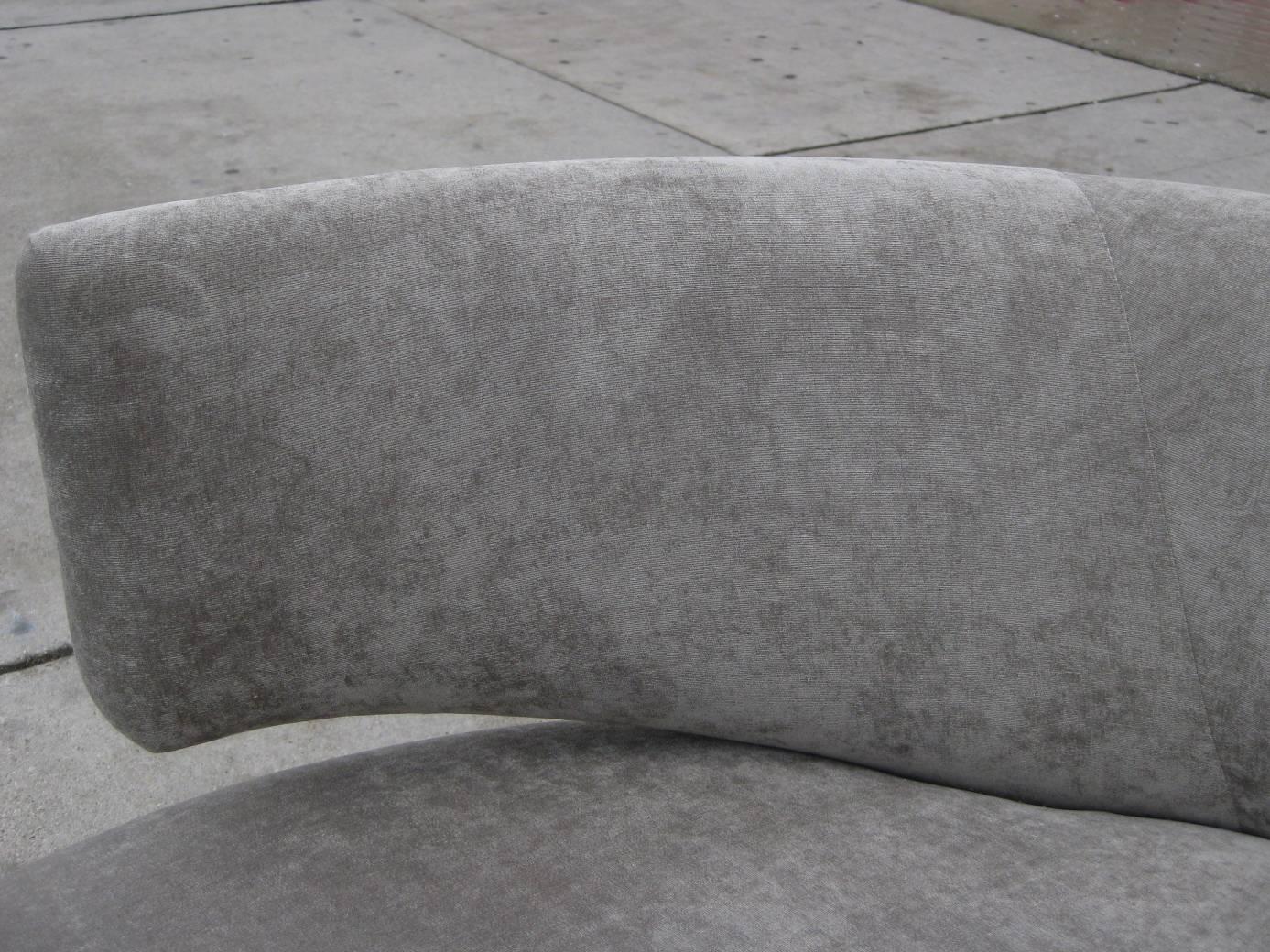 20th Century Sculptural Milo Baughman Swivel Love Chair