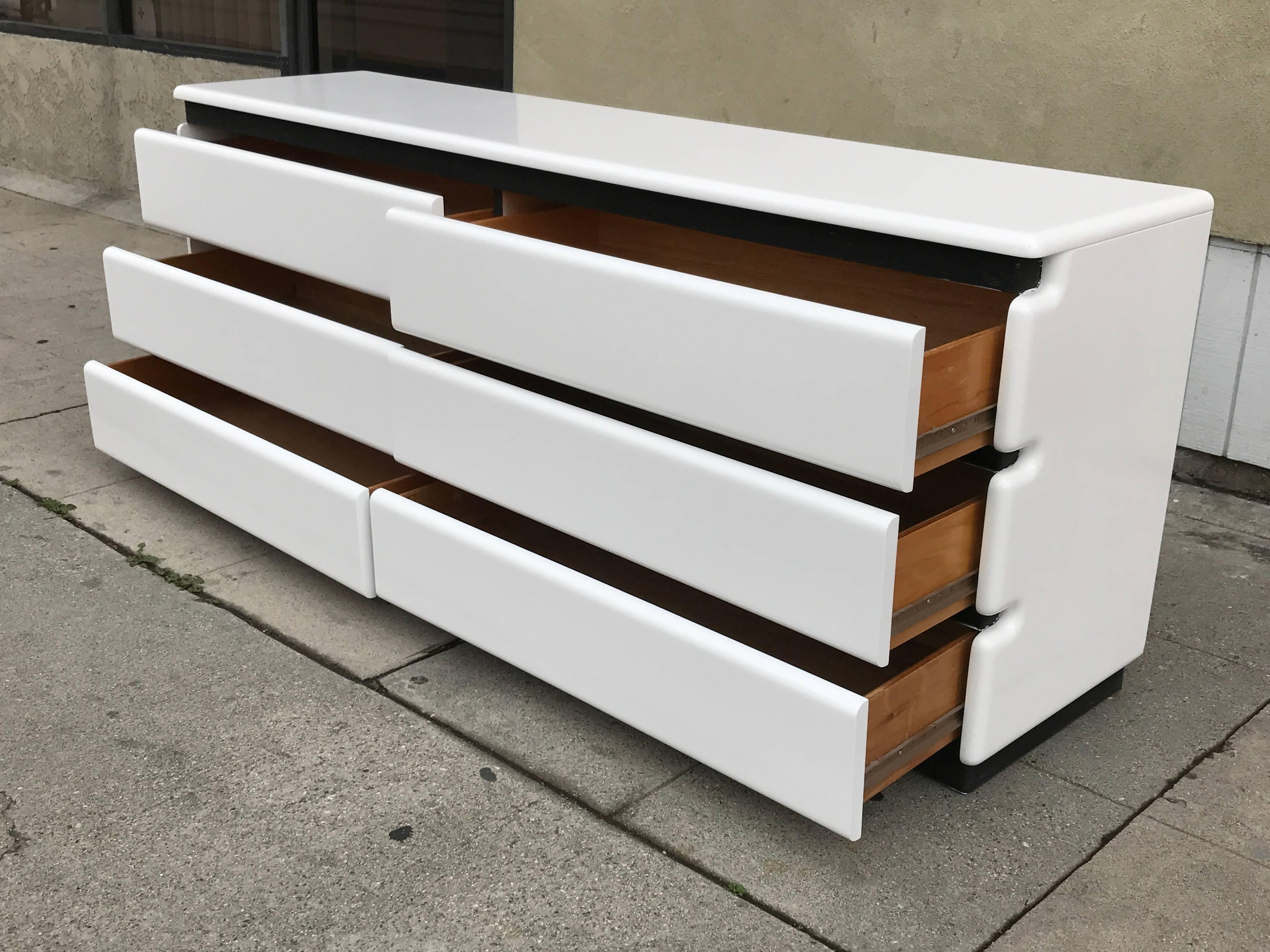 1970s Gloss White Lacquered Dresser by Rougier In Excellent Condition In Pasadena, CA