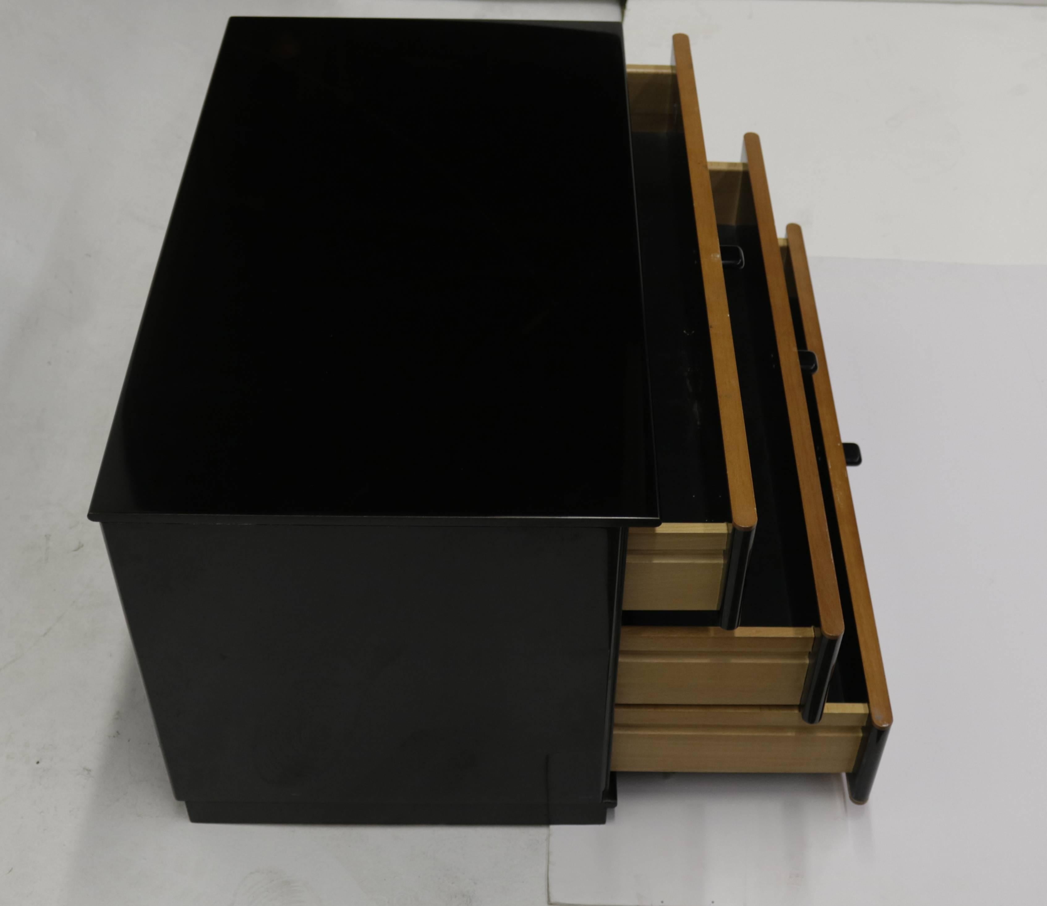 Pair of black lacquer and light wood beadings nightstands or side tables made in the 1980s.