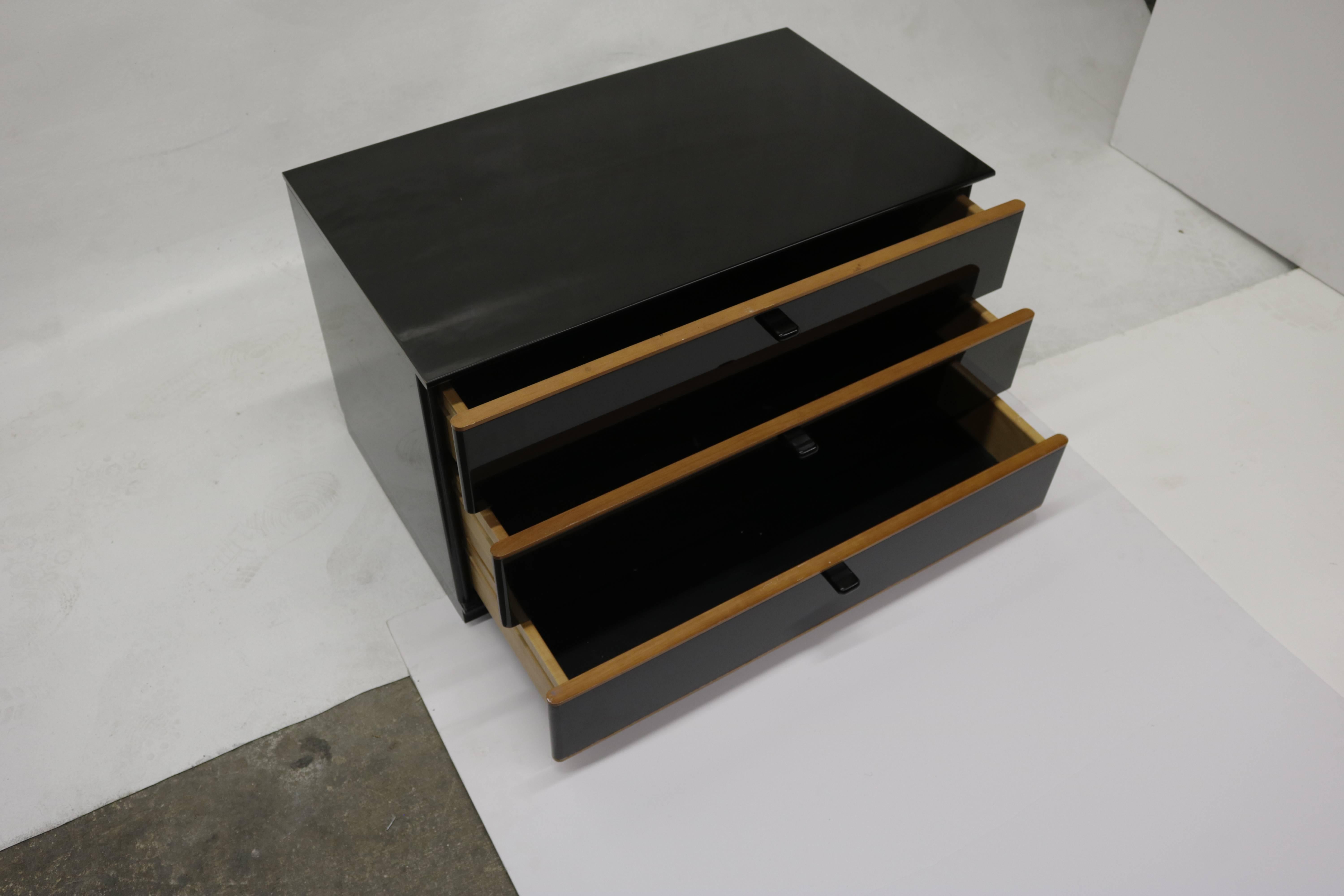 Post-Modern Pair of Black Lacquer Nightstands or Side Tables