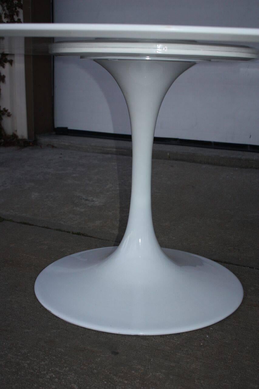20th Century Contemporary High-Gloss White Eero Saarinen Style Tulip Table For Sale