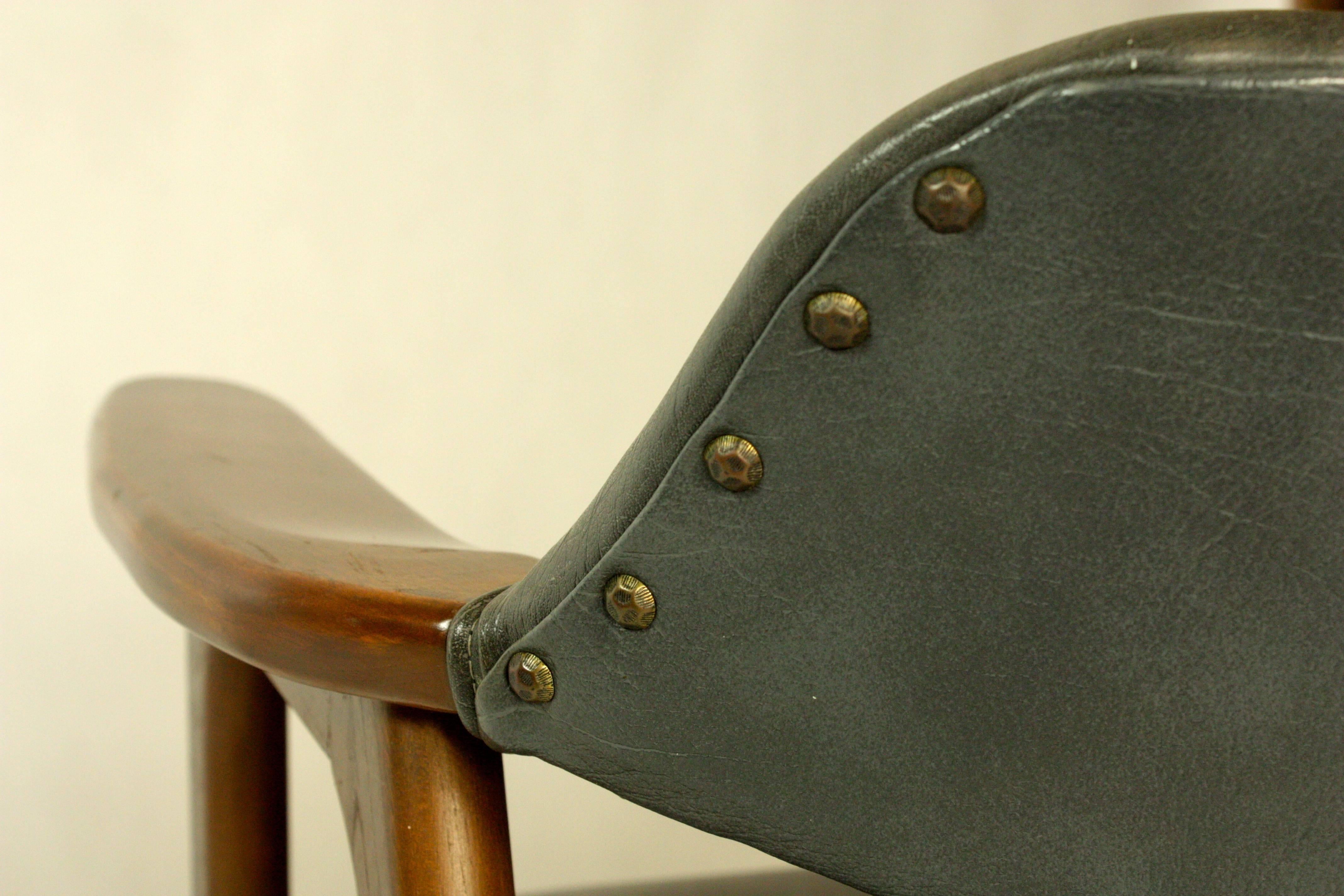 Mid-Century Modern Set of Mid-Century Danish Leather Armchairs For Sale