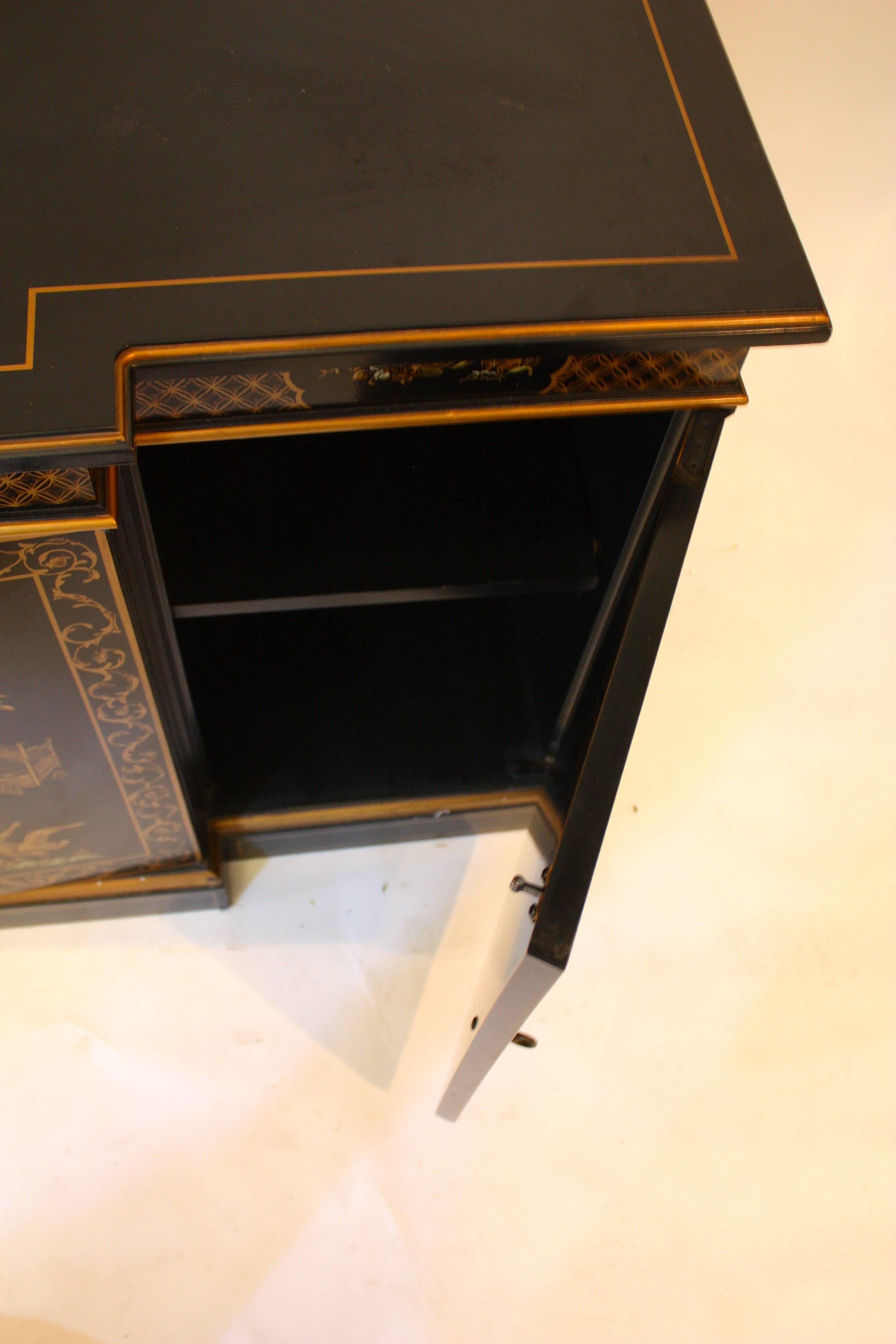 Chinoiserie Console Cabinet For Sale 1