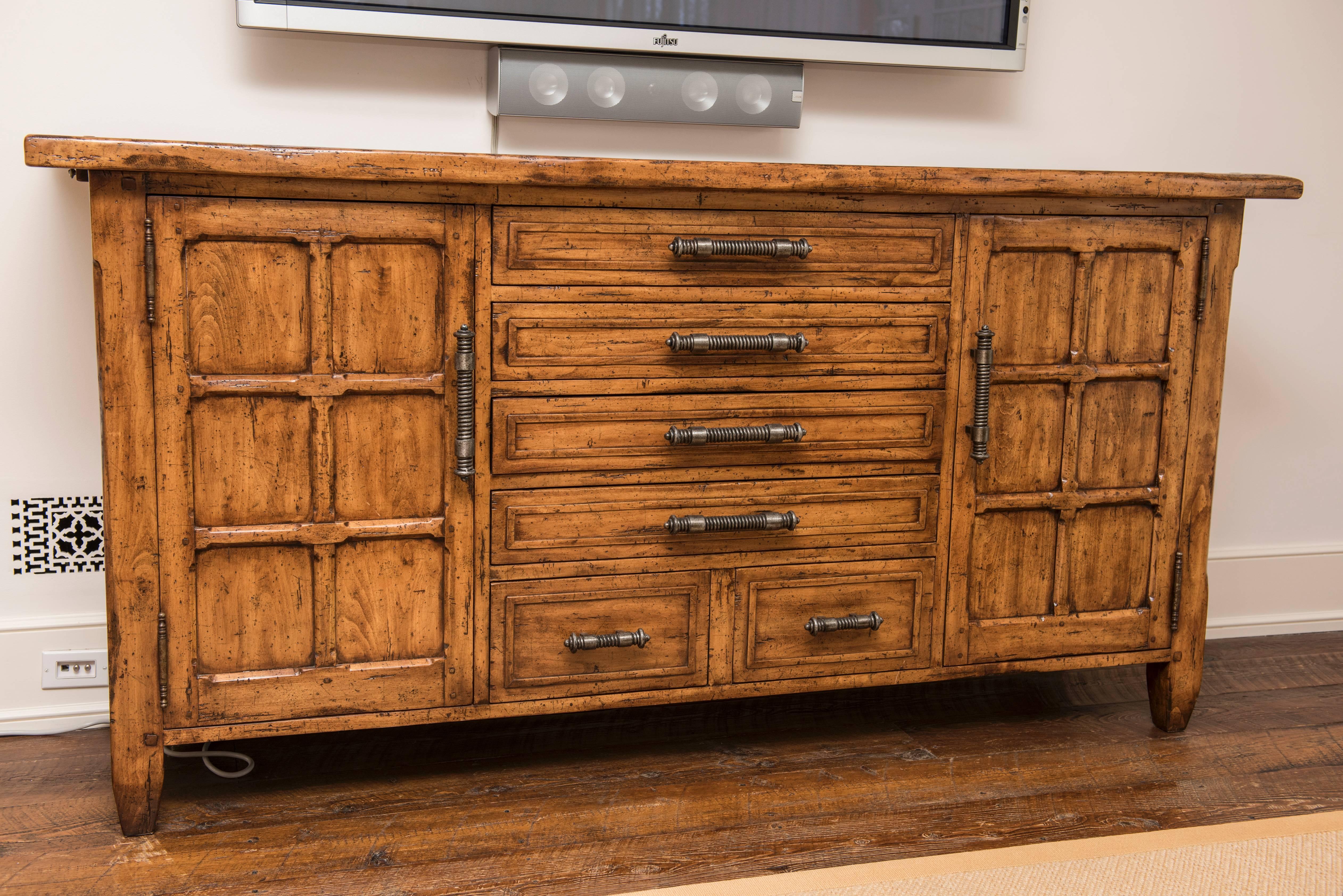 Console Chest In Excellent Condition For Sale In Southampton, NY