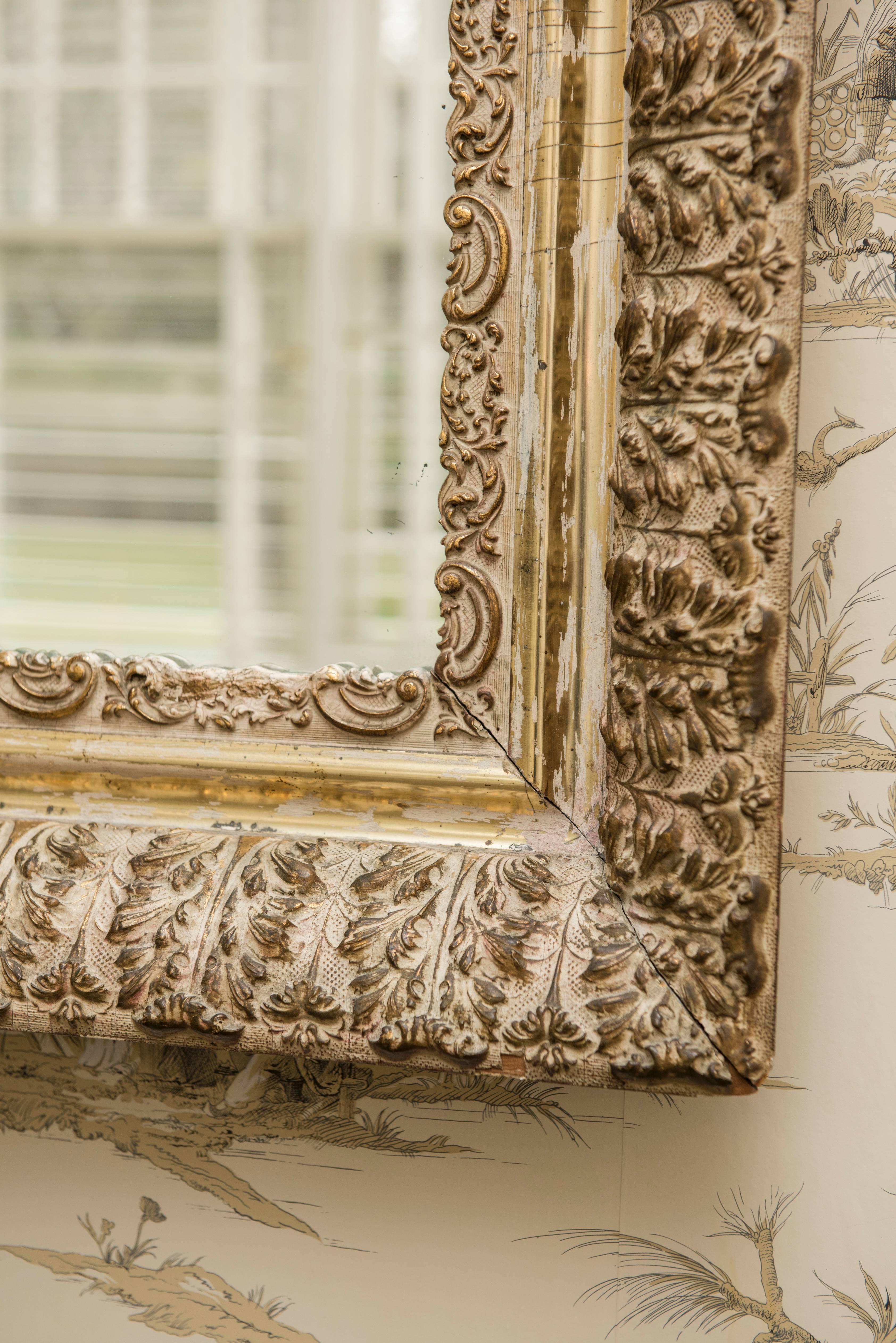 Giltwood Mirror In Good Condition For Sale In Southampton, NY