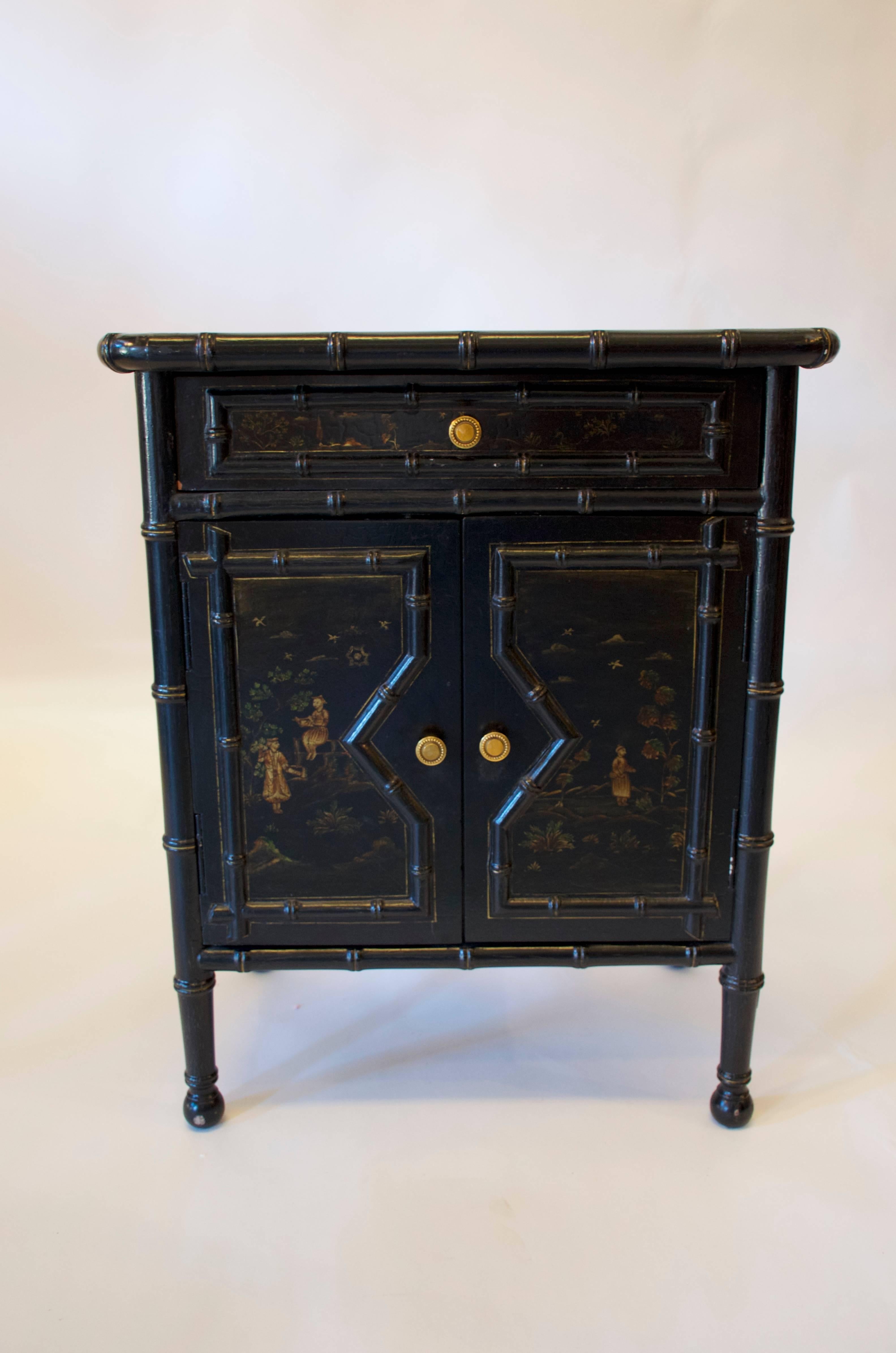 Perfect for bedside tables, gorgeous chinoiserie details.
