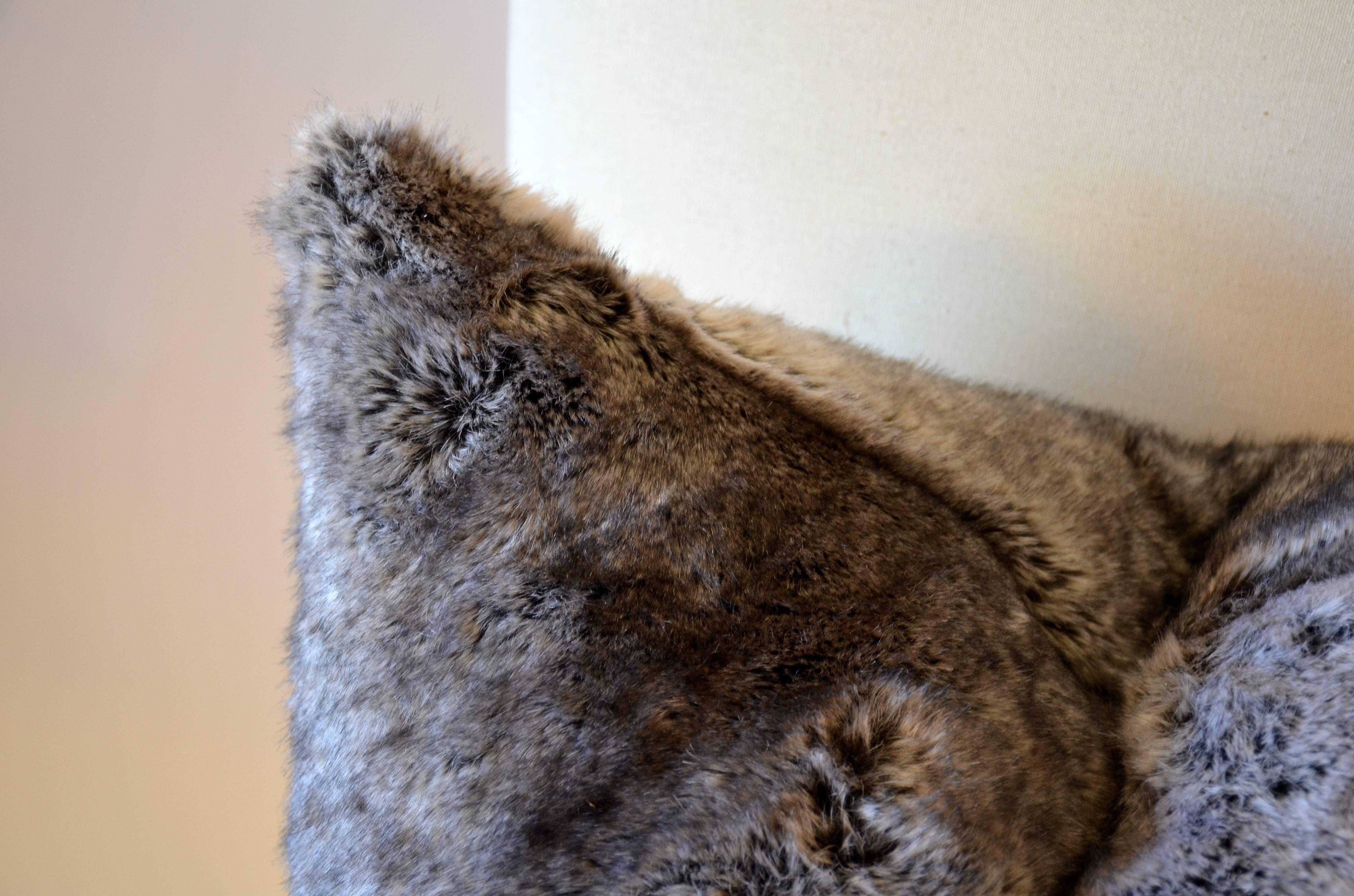 Faux Chinchilla Fur Pillow In Good Condition For Sale In Southampton, NY