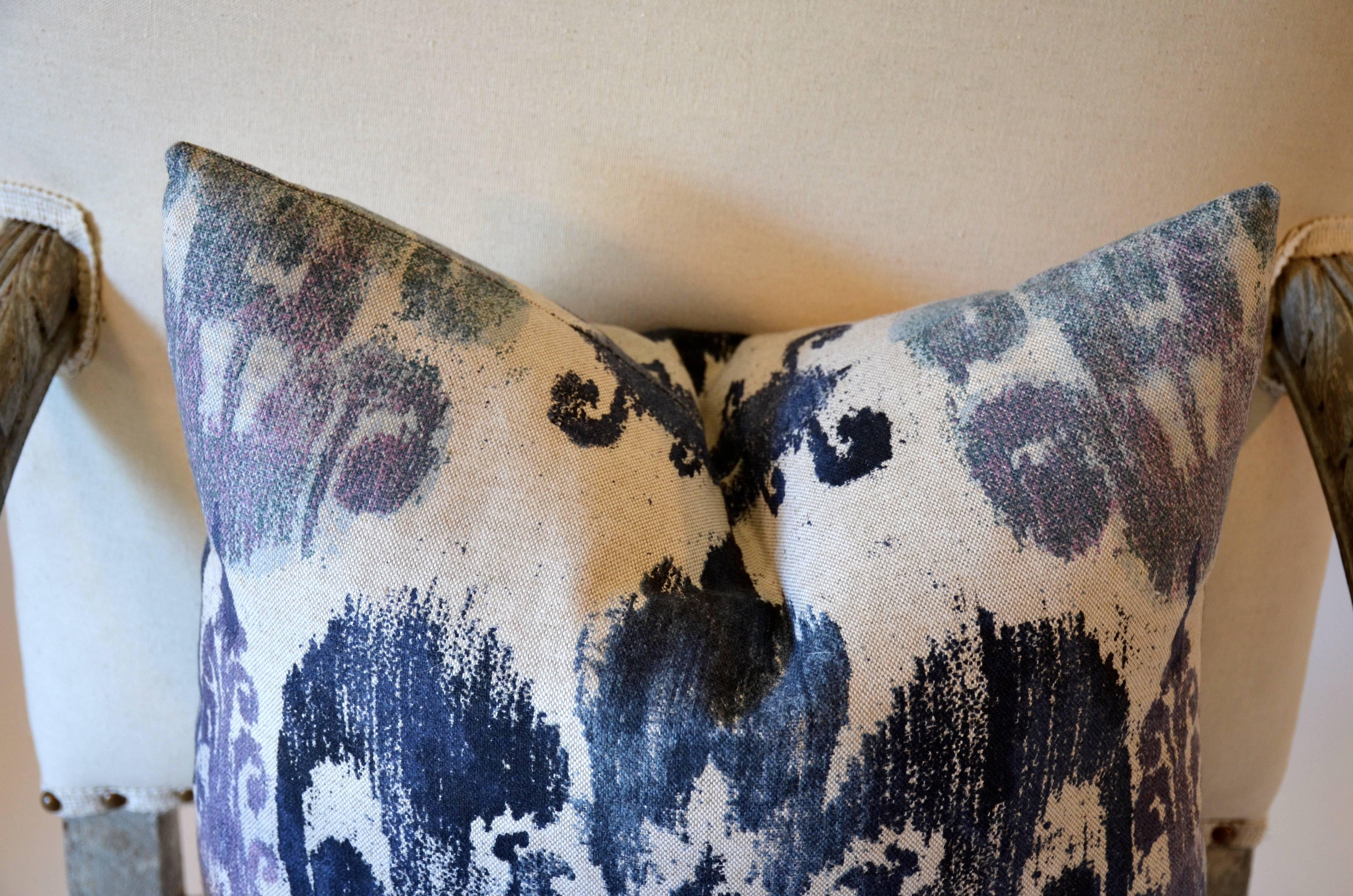 Ikat Pillow In Good Condition For Sale In Southampton, NY