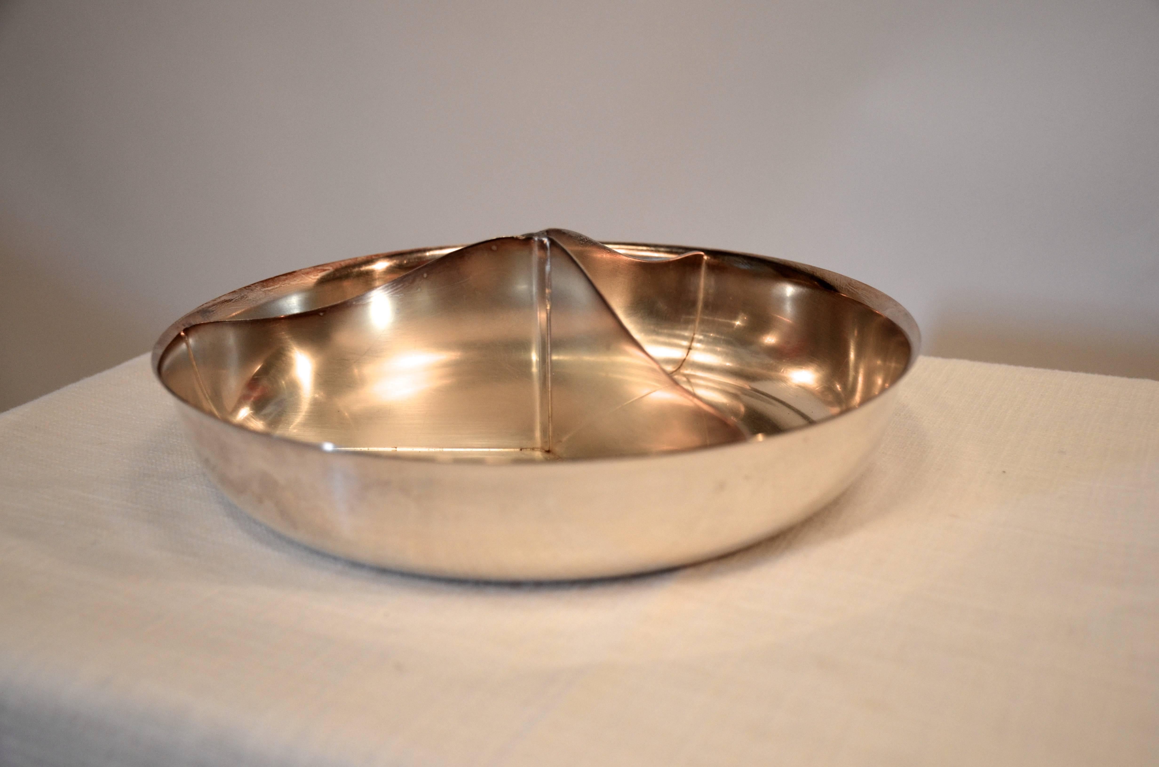 Silver Divided Snack Bowl In Good Condition For Sale In Southampton, NY