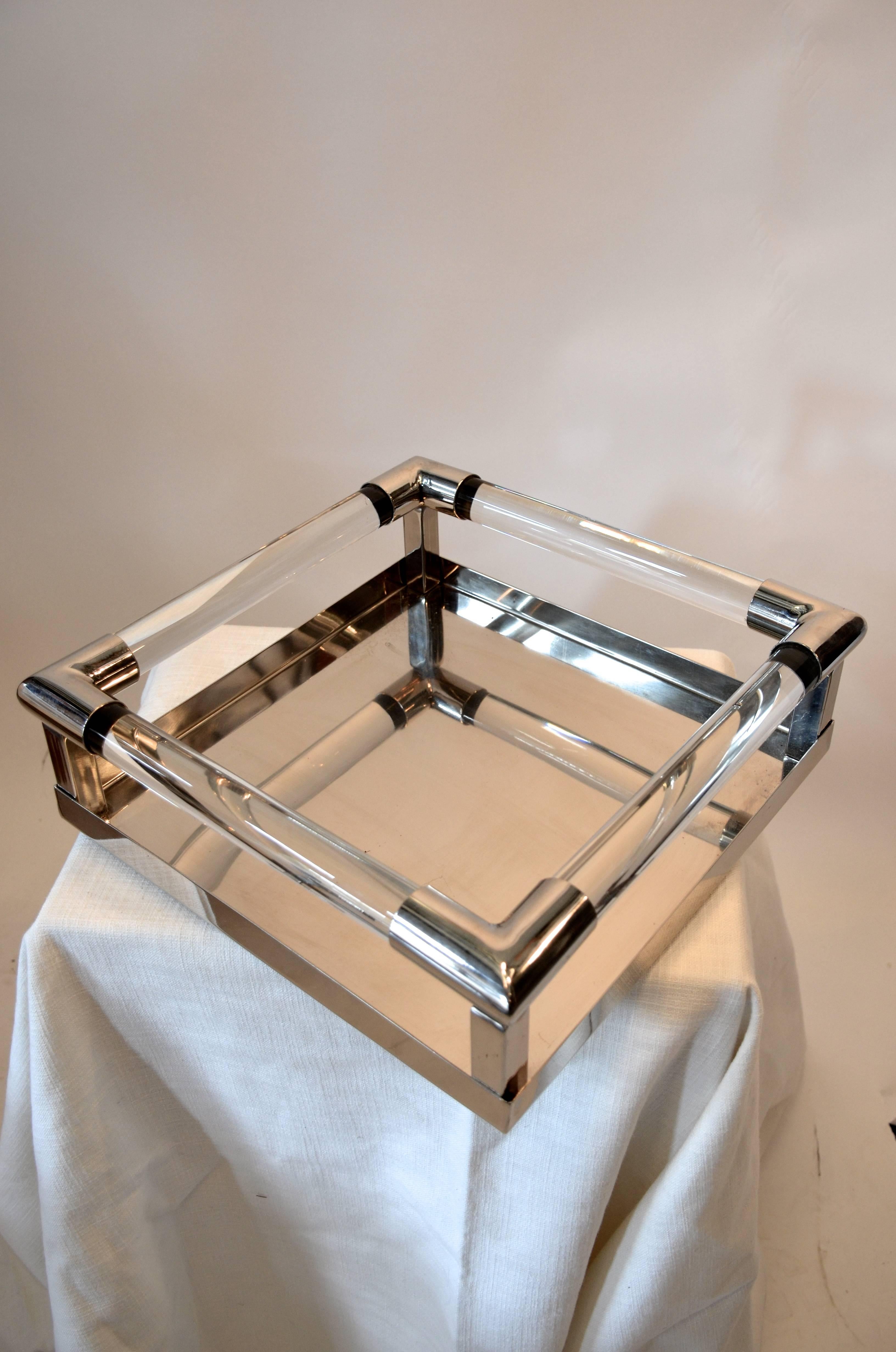 Lucite Tray In Good Condition For Sale In Southampton, NY