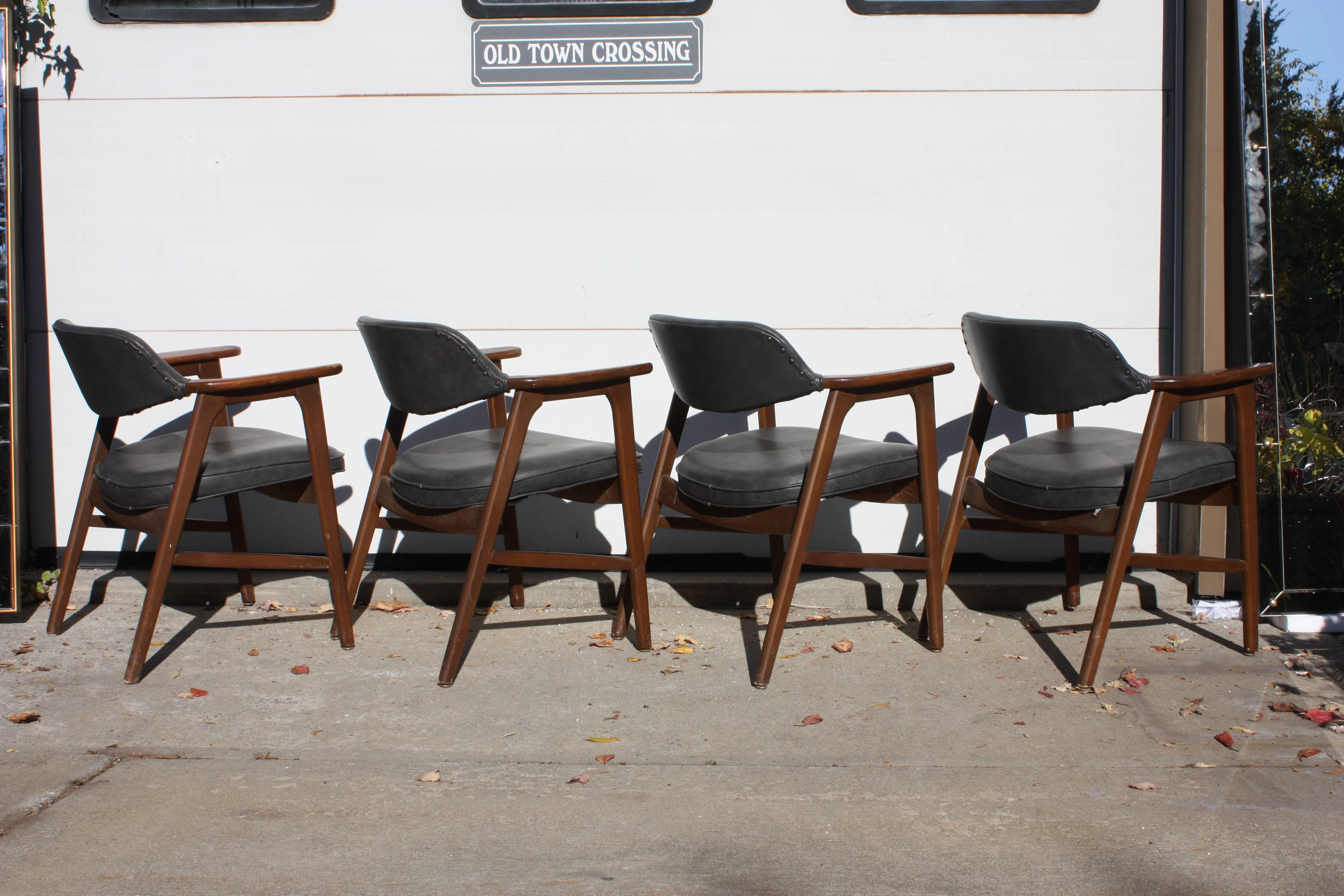Set of 8 Swedish Mid-Century Modern Mahogany Curved Cut-Out Barrel Chairs For Sale 2