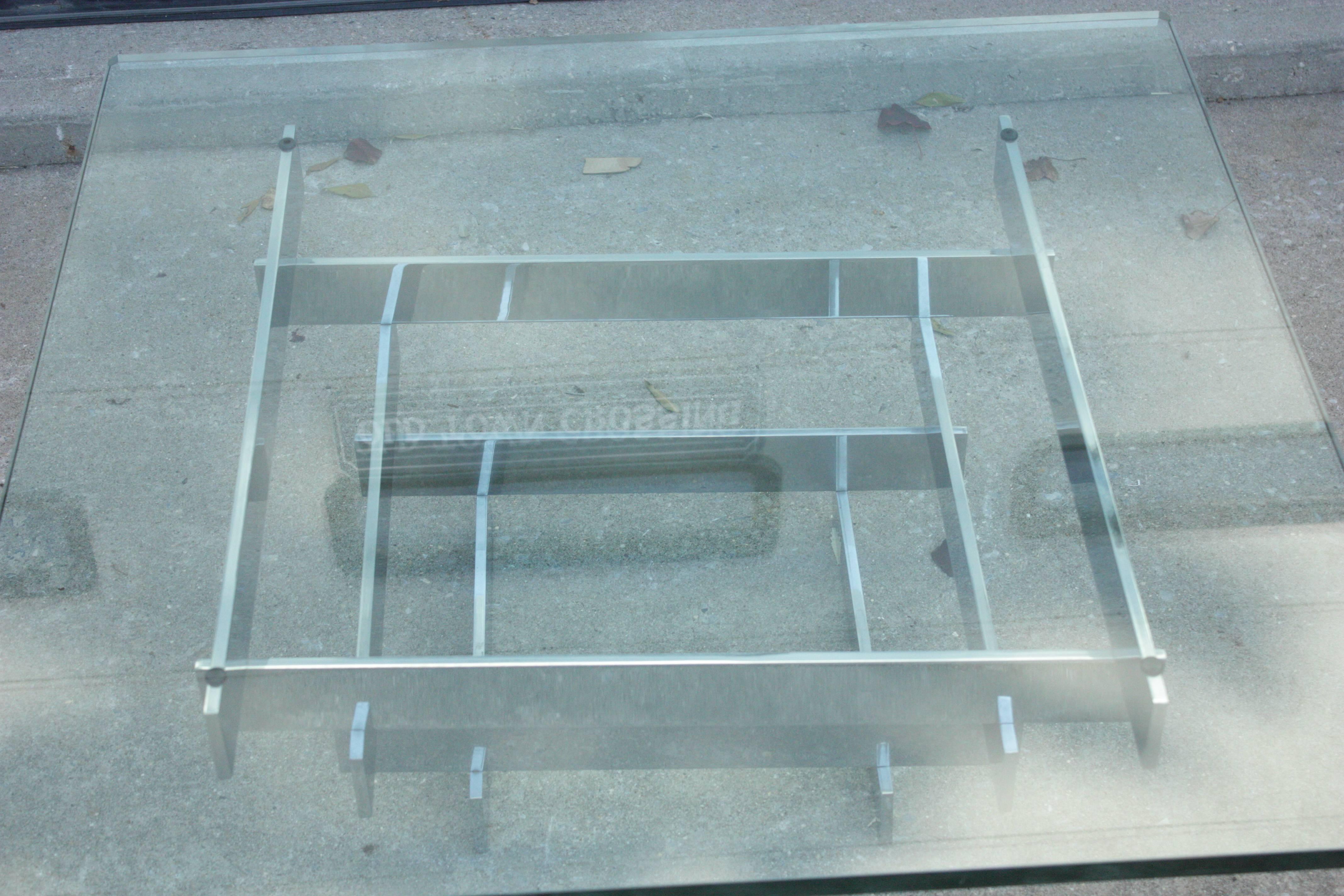 1970s Mid-Century Modern Geometric Stacked Chrome Beam Glass-Top Coffee Table im Angebot 3