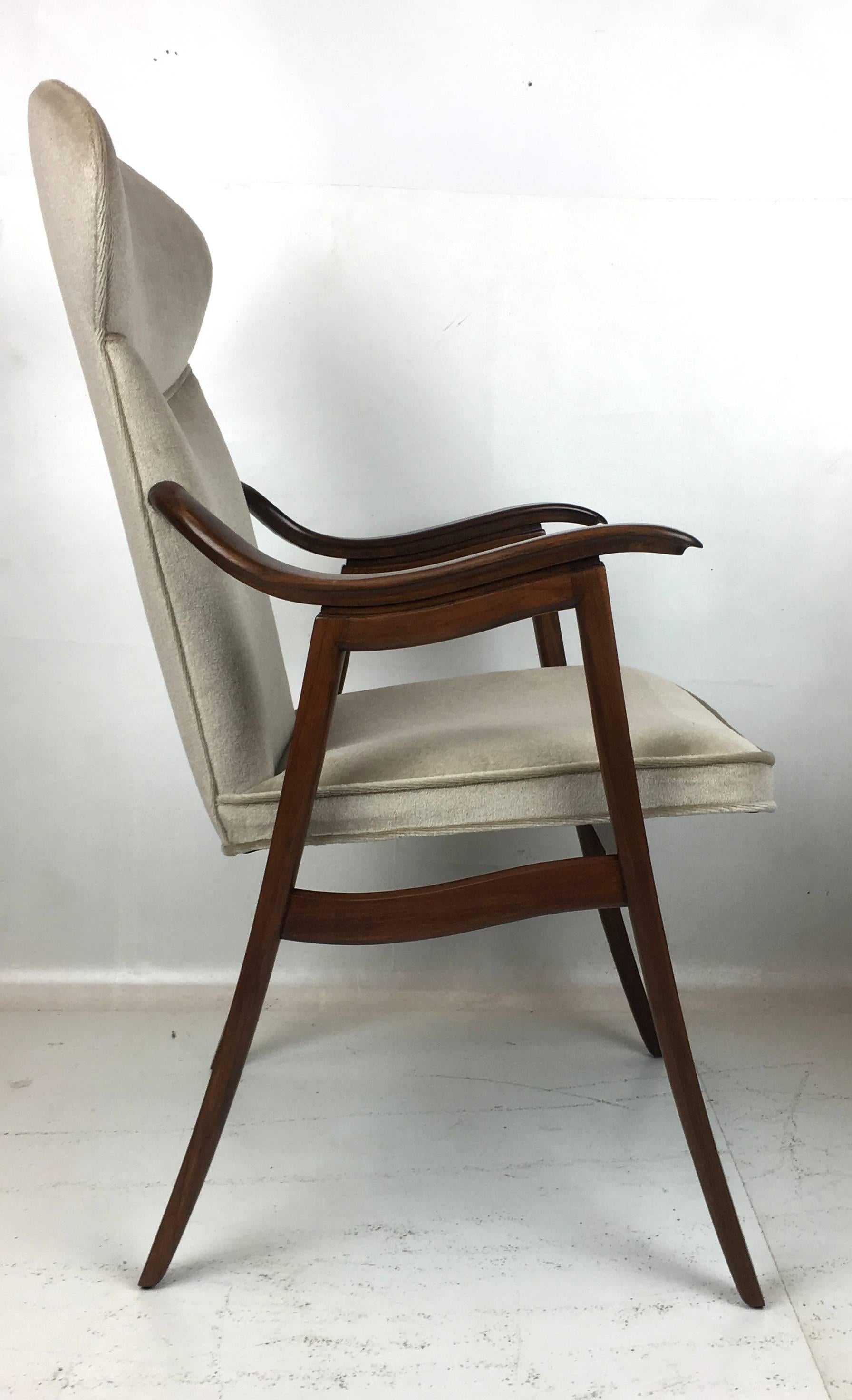 Mid-Century Modern Set of Four Walnut Dining Chairs Attributed to Edward Wormley for Dunbar For Sale
