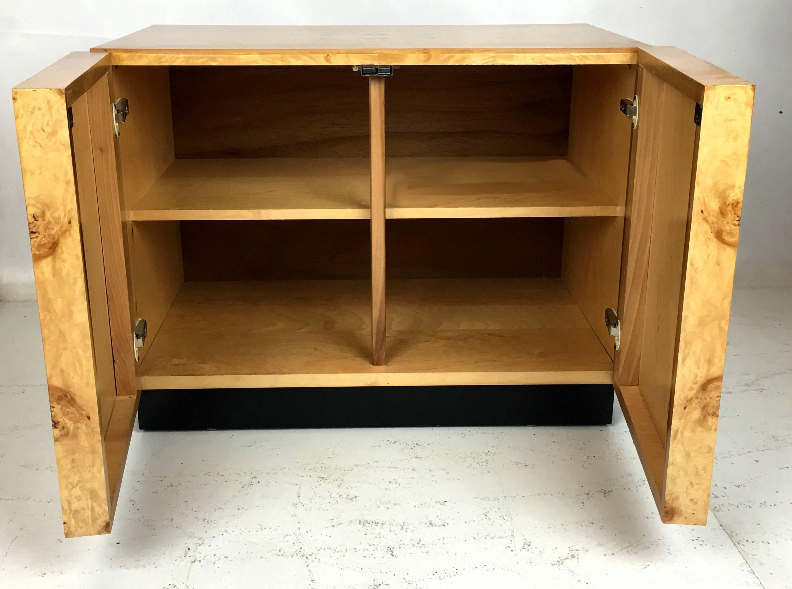 Late 20th Century Pair of Olive Burl Nightstands by Lane, in the style of Milo Baughman