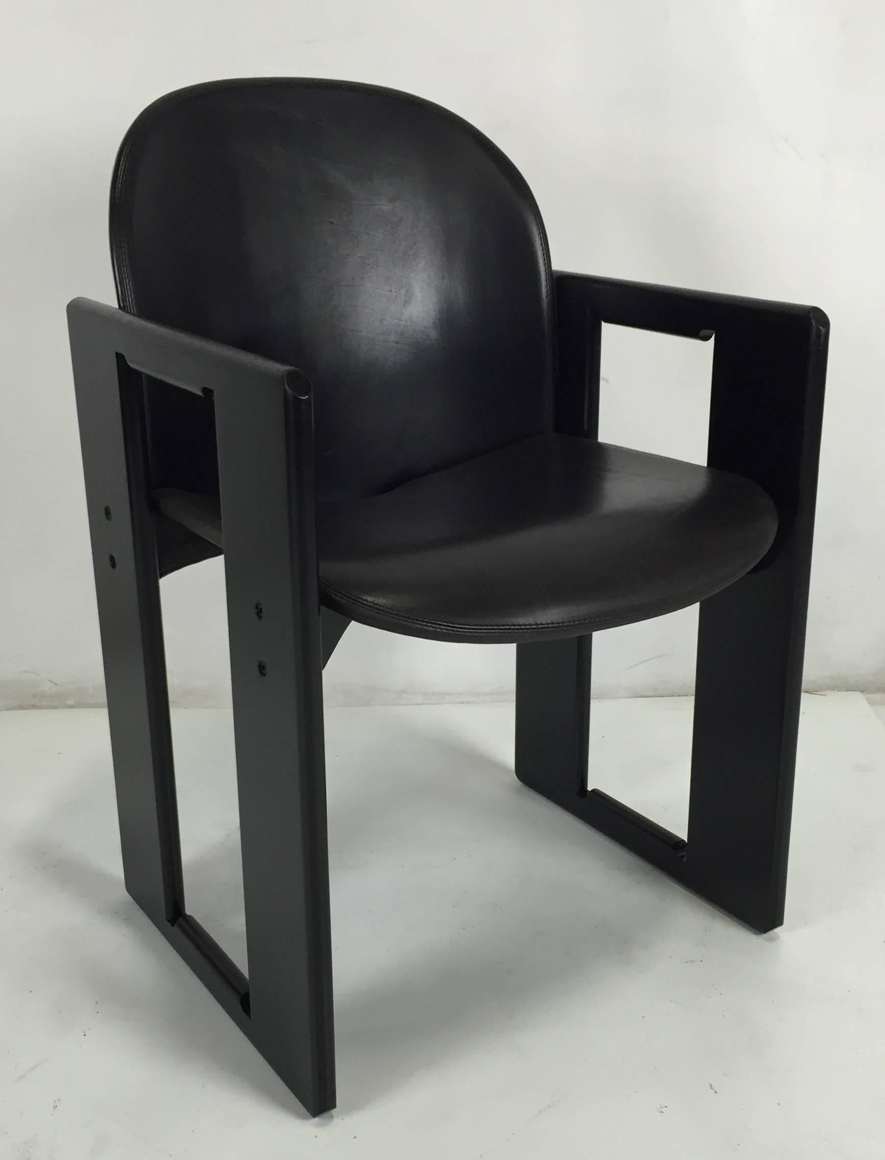 Moderne Quatre fauteuils de salle à manger Dialogo en cuir par Afra et Tobia Scarpa pour B&B Italia en vente