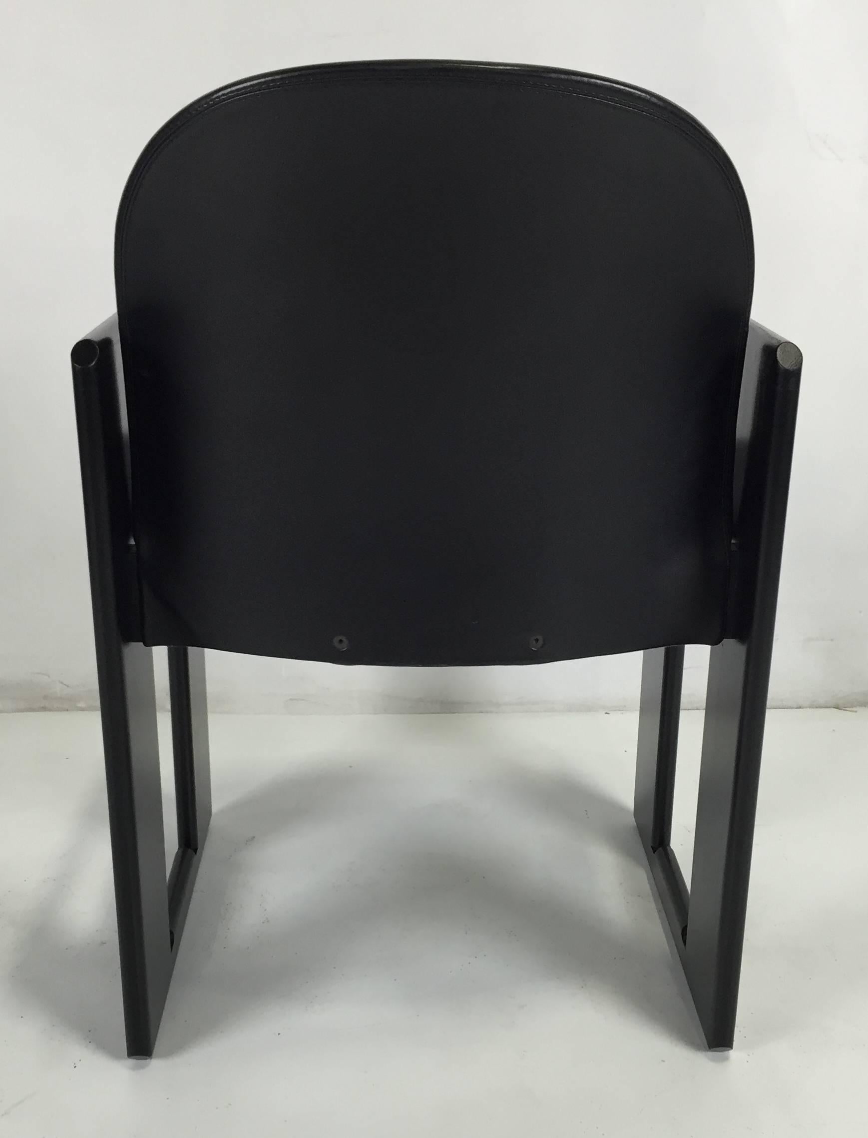 Fin du 20e siècle Quatre fauteuils de salle à manger Dialogo en cuir par Afra et Tobia Scarpa pour B&B Italia en vente