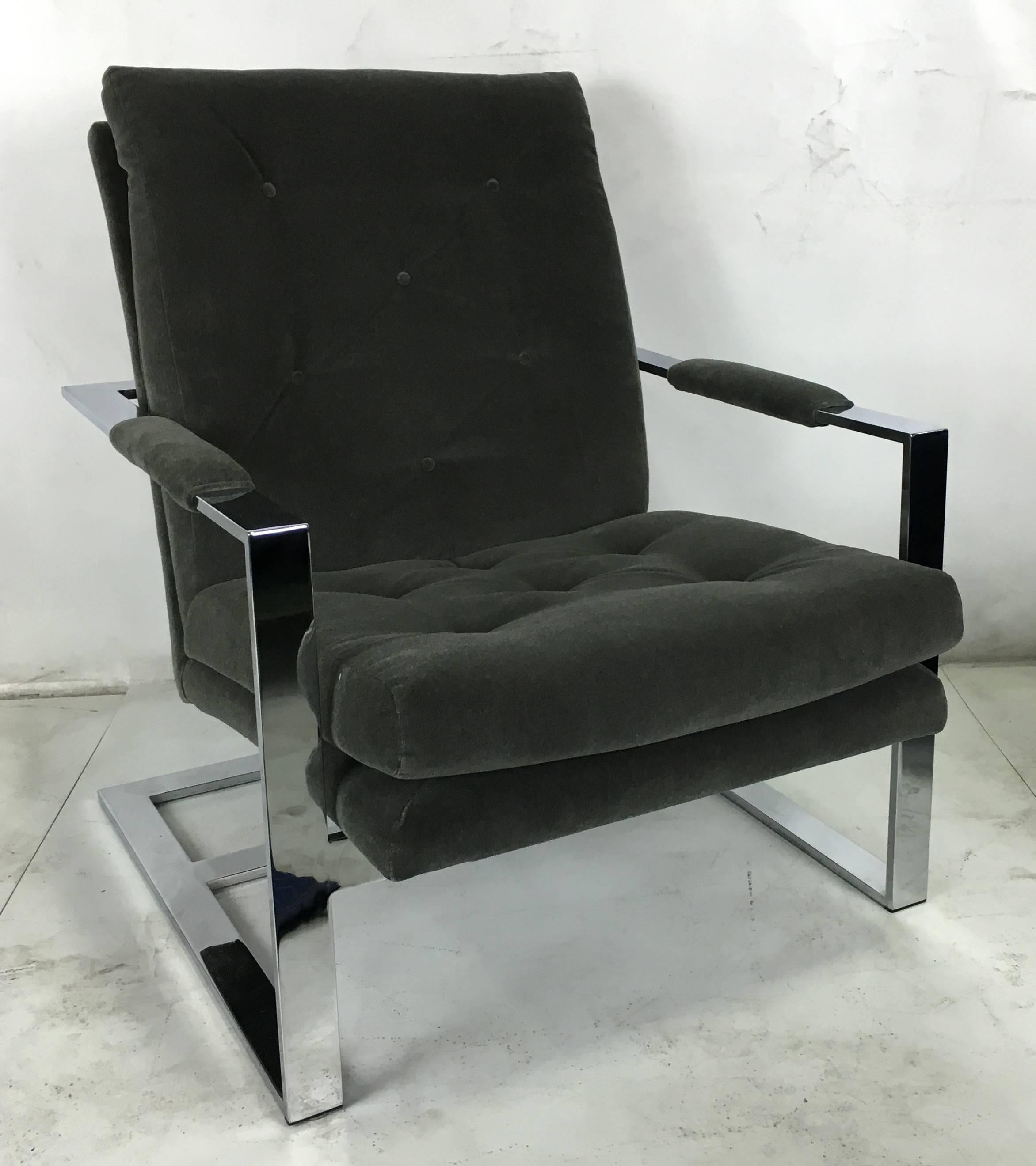 Pair of Rare Cantilevered Lounge Chairs by Milo Baughman (Moderne der Mitte des Jahrhunderts)