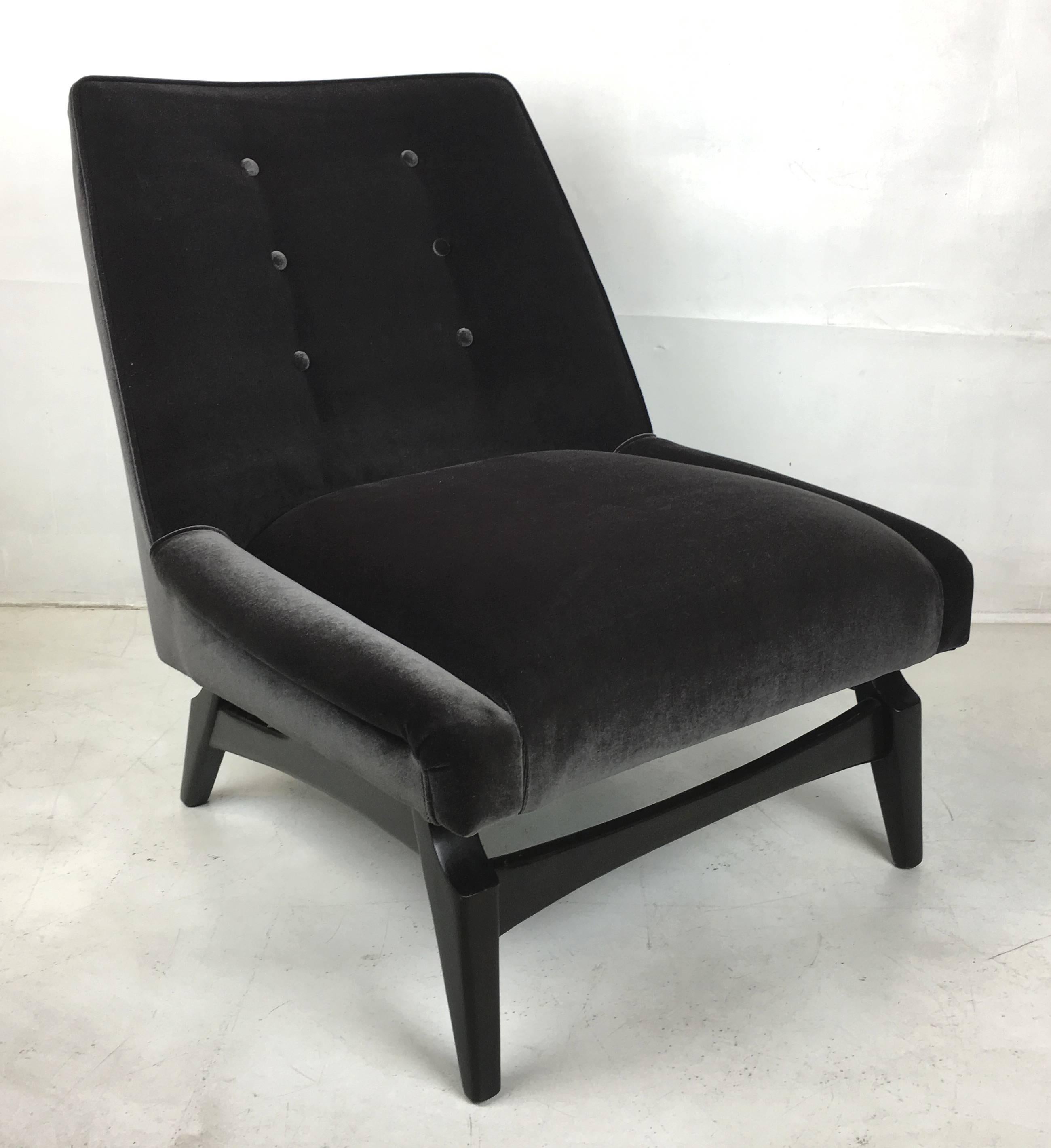 Mid-Century Modern Pair of Italian Modern Style Lounge Chairs