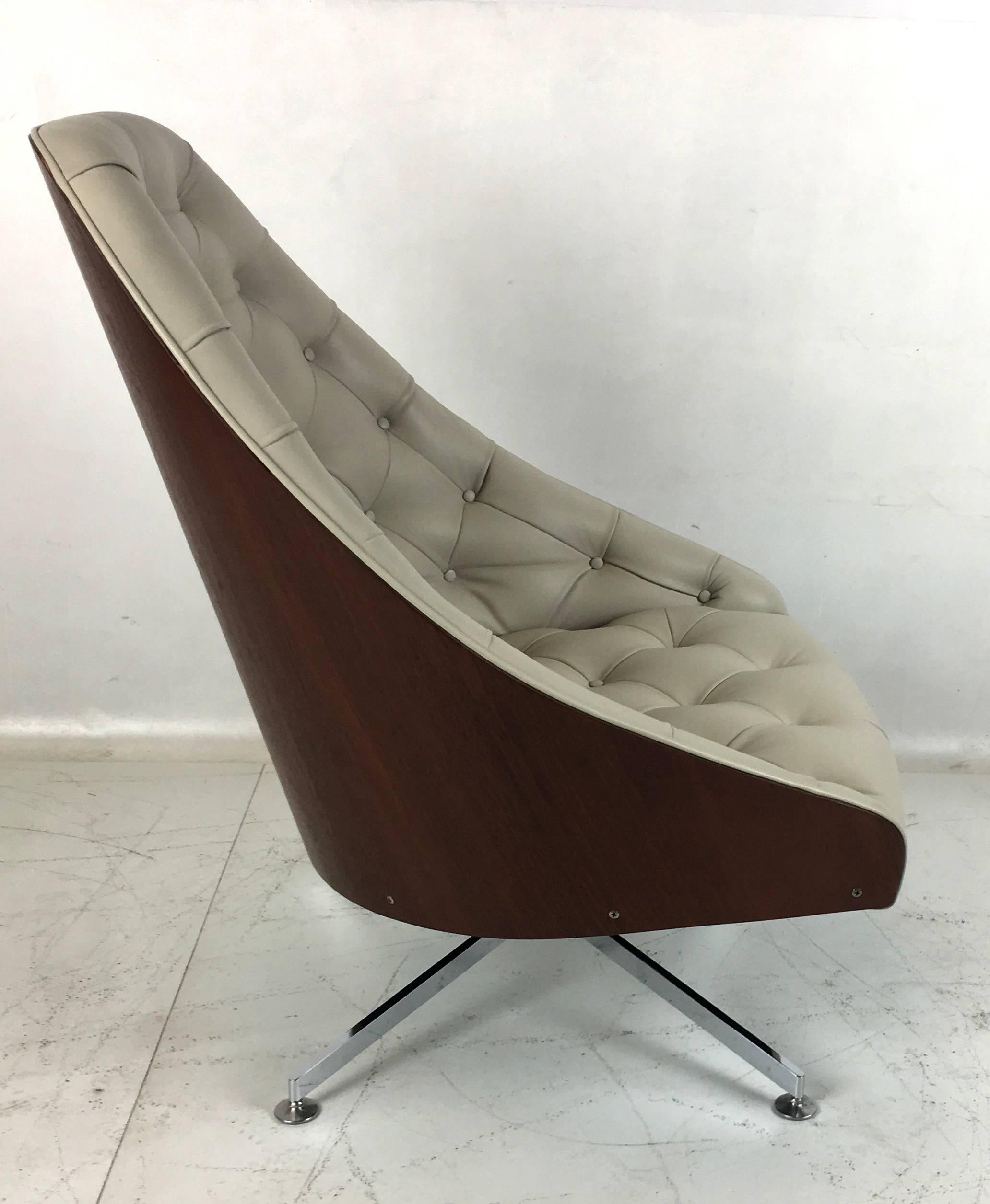 Mid-20th Century Rare Swivel Lounge Chair and Ottoman by Milo Baughman for Thayer Coggin
