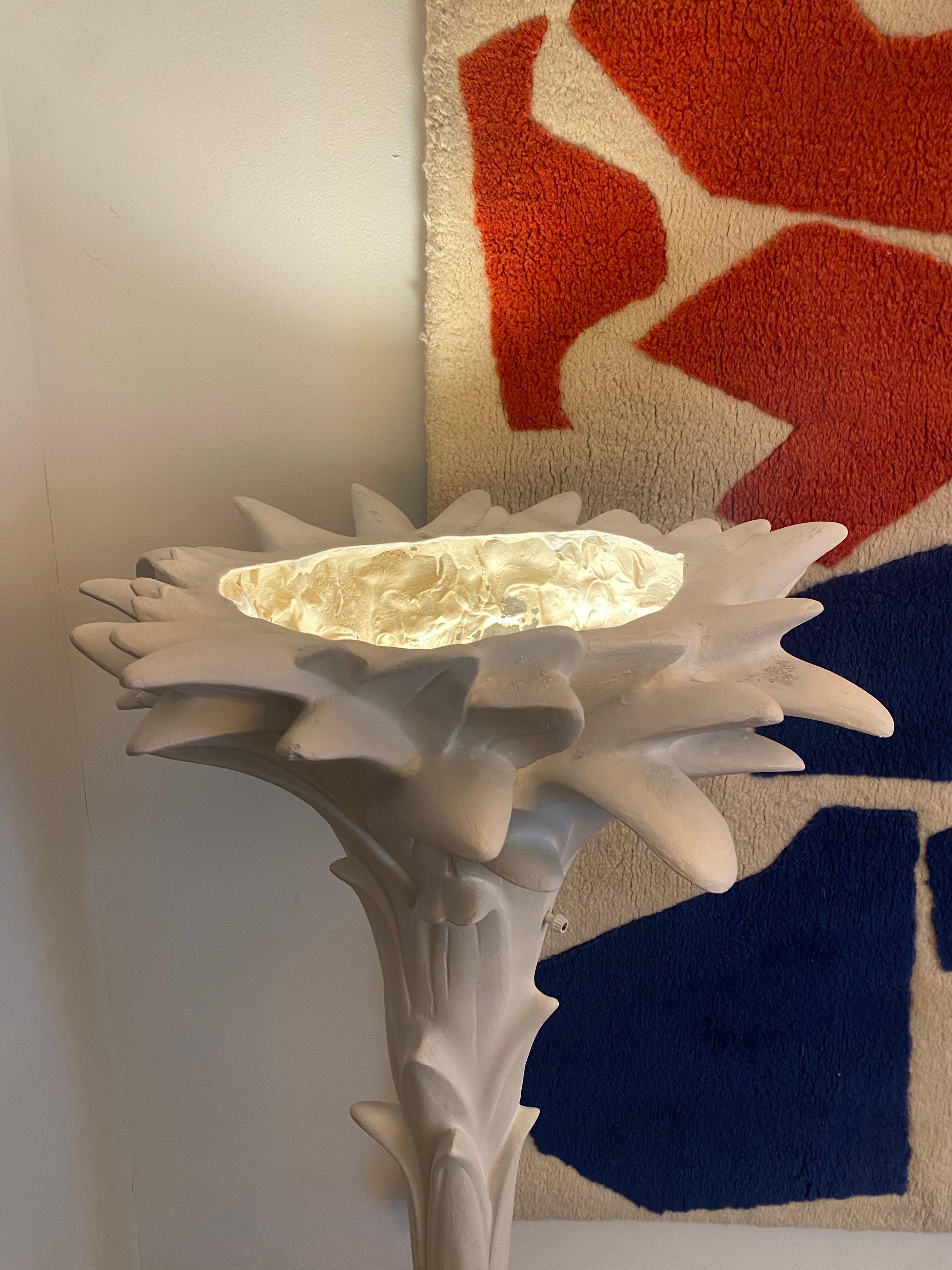 Pair of Plaster Palm Form Floor Lamps by Serge Roche, France, 1950s en venta 5