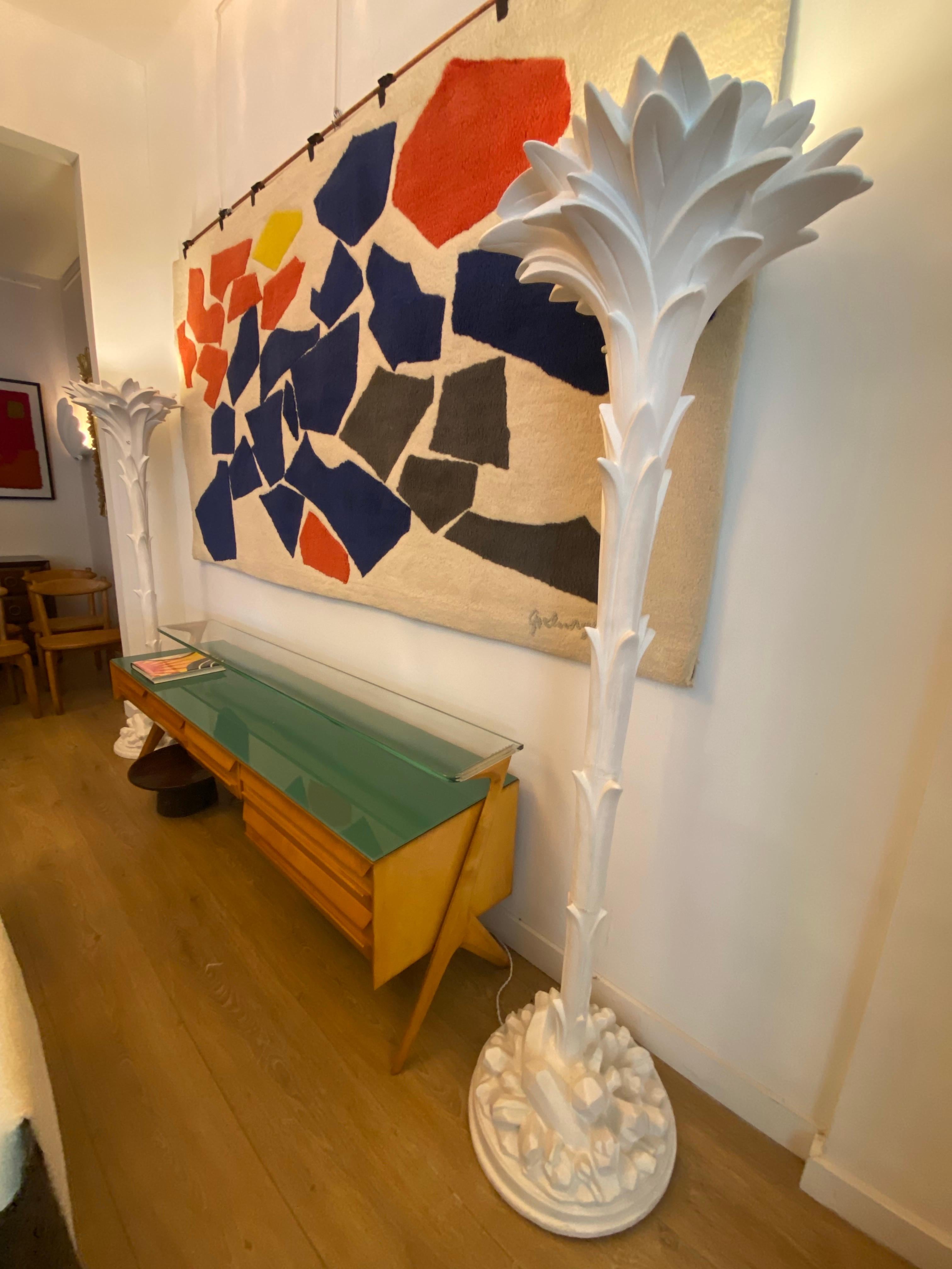 Pair of Plaster Palm Form Floor Lamps by Serge Roche, France, 1950s en venta 6