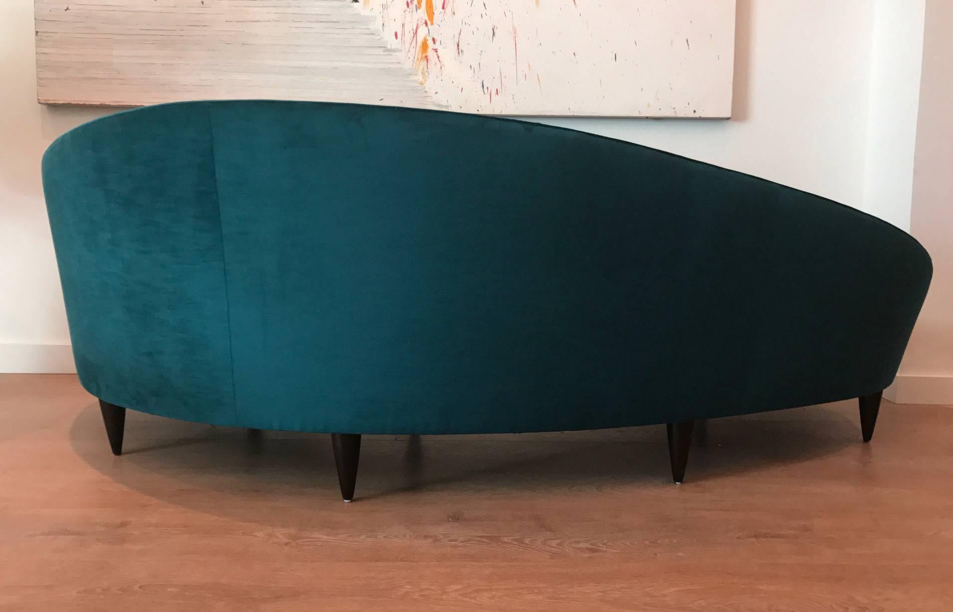 Mid-Century Italian Large Curved Sofa by Federico Munari In Excellent Condition In Miami, FL