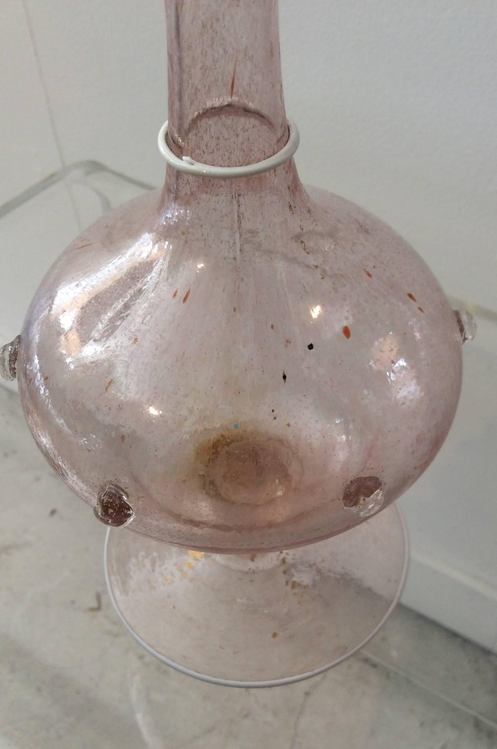Early 20th Century Italian Muranu Salviati Delicate Classical Glass Vase In Good Condition For Sale In Miami, FL