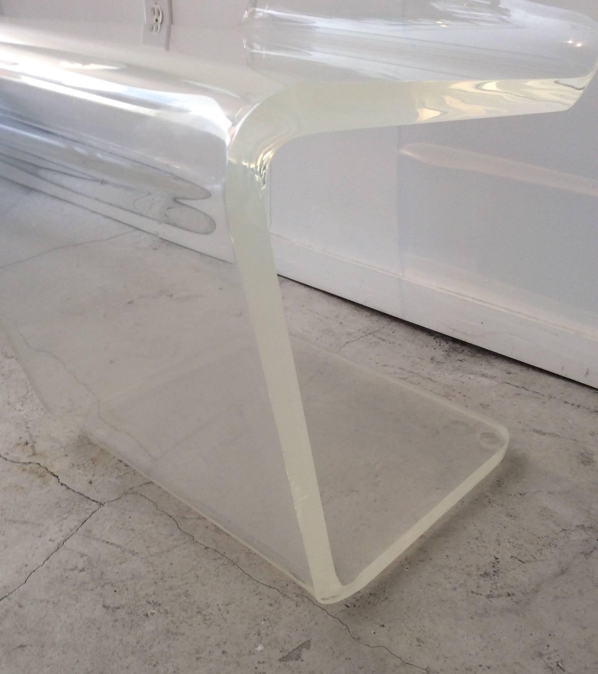 Mid-Century Modern Thick Lucite Zig Zag Sculptural Chair Hollis Jones Style In Good Condition For Sale In Miami, FL