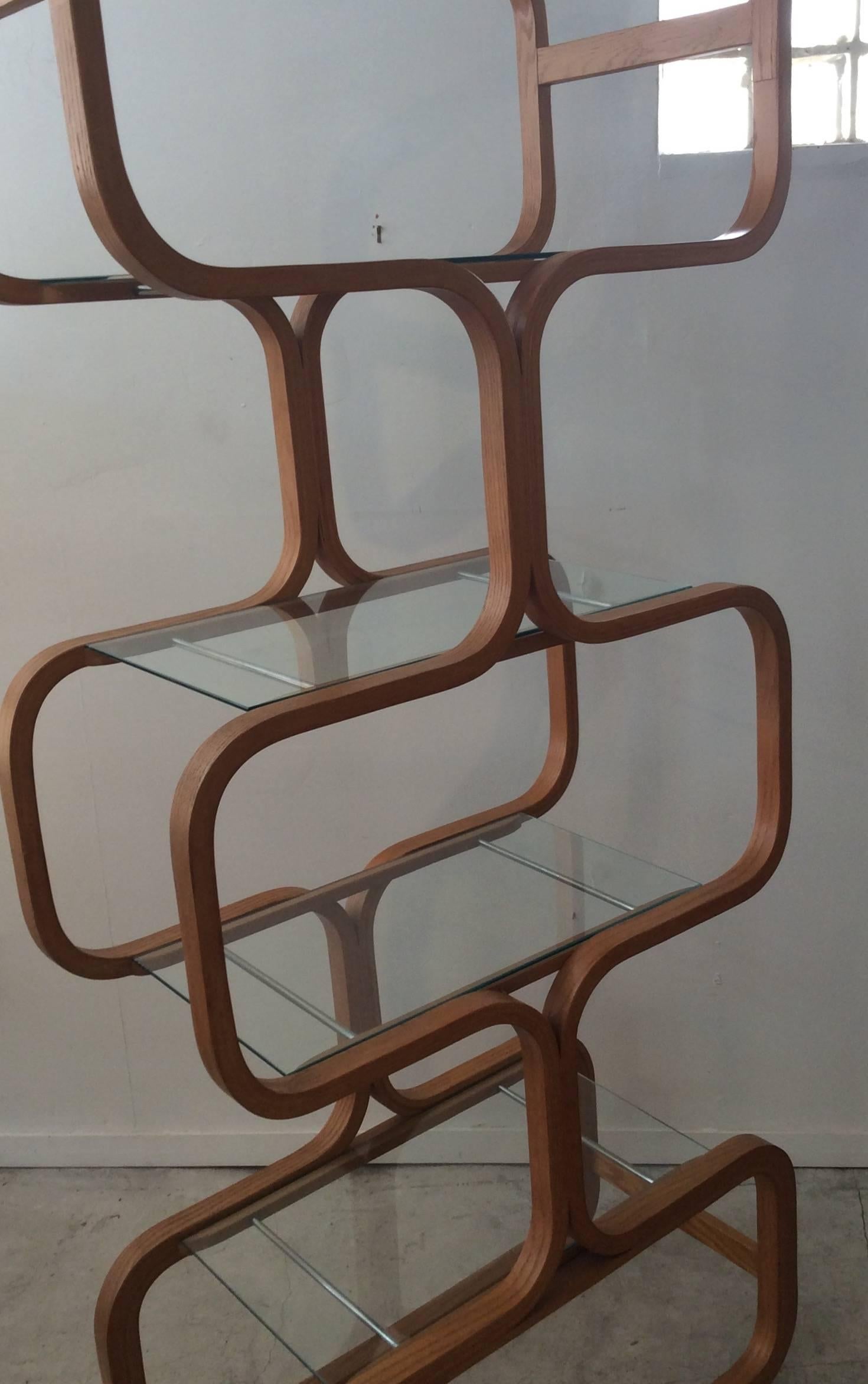 Mid-Century Modern Sculptural Molded Plywood Glass Etagere Wormley Dunbar Style In Good Condition For Sale In Miami, FL