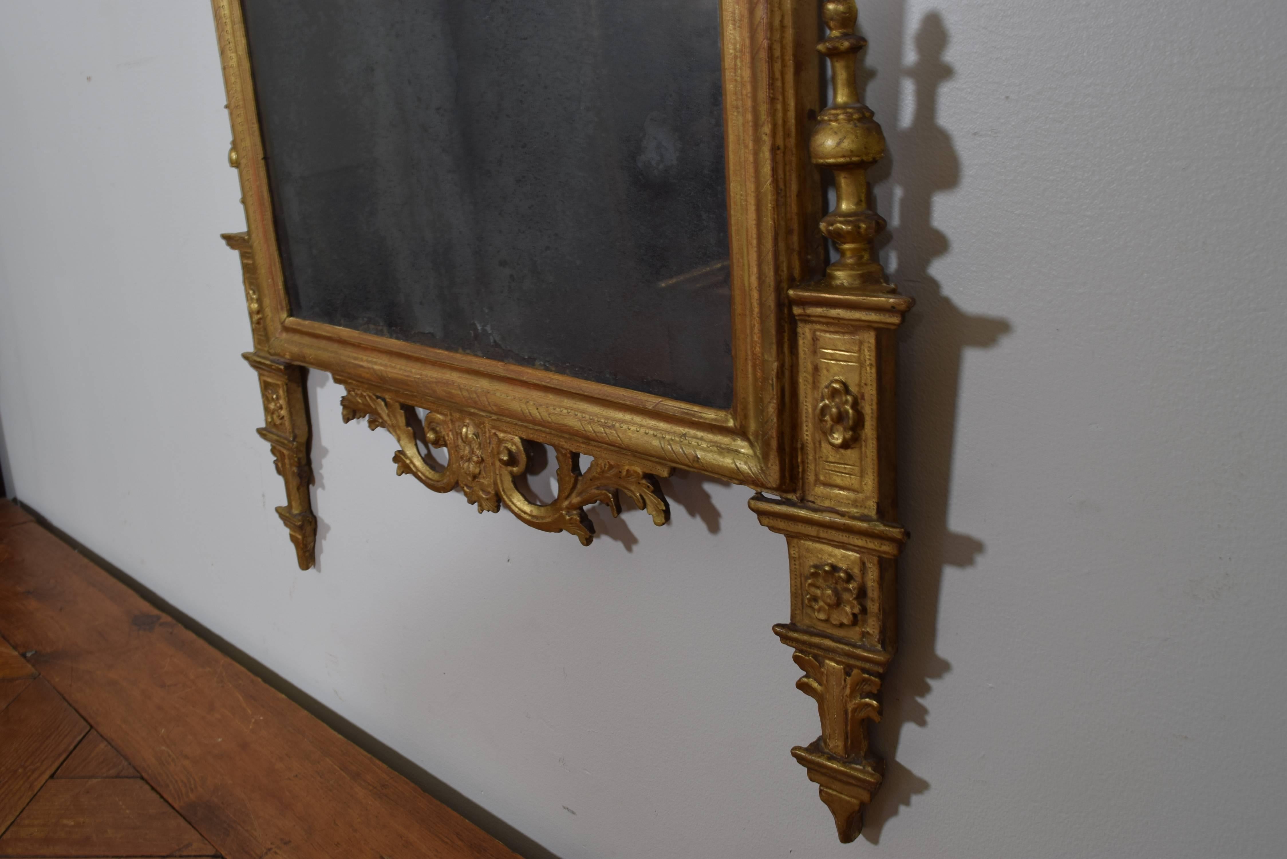 Italian, Tuscany, Late 18th Century Carved Giltwood Mirror 3