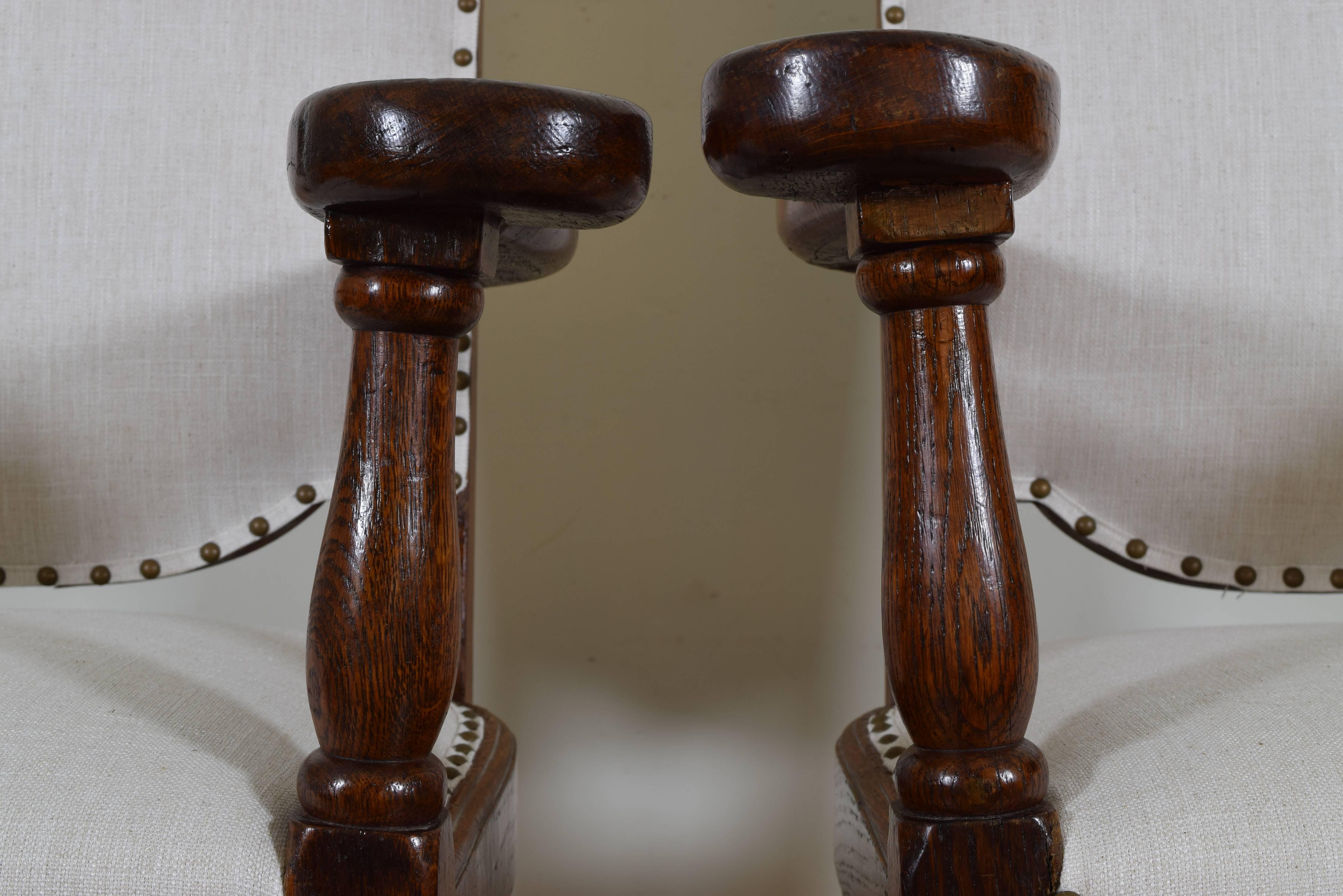 Pair of French Renaissance Style Elmwood Caquetoire Fauteuils, Mid-19th Century In Excellent Condition In Atlanta, GA