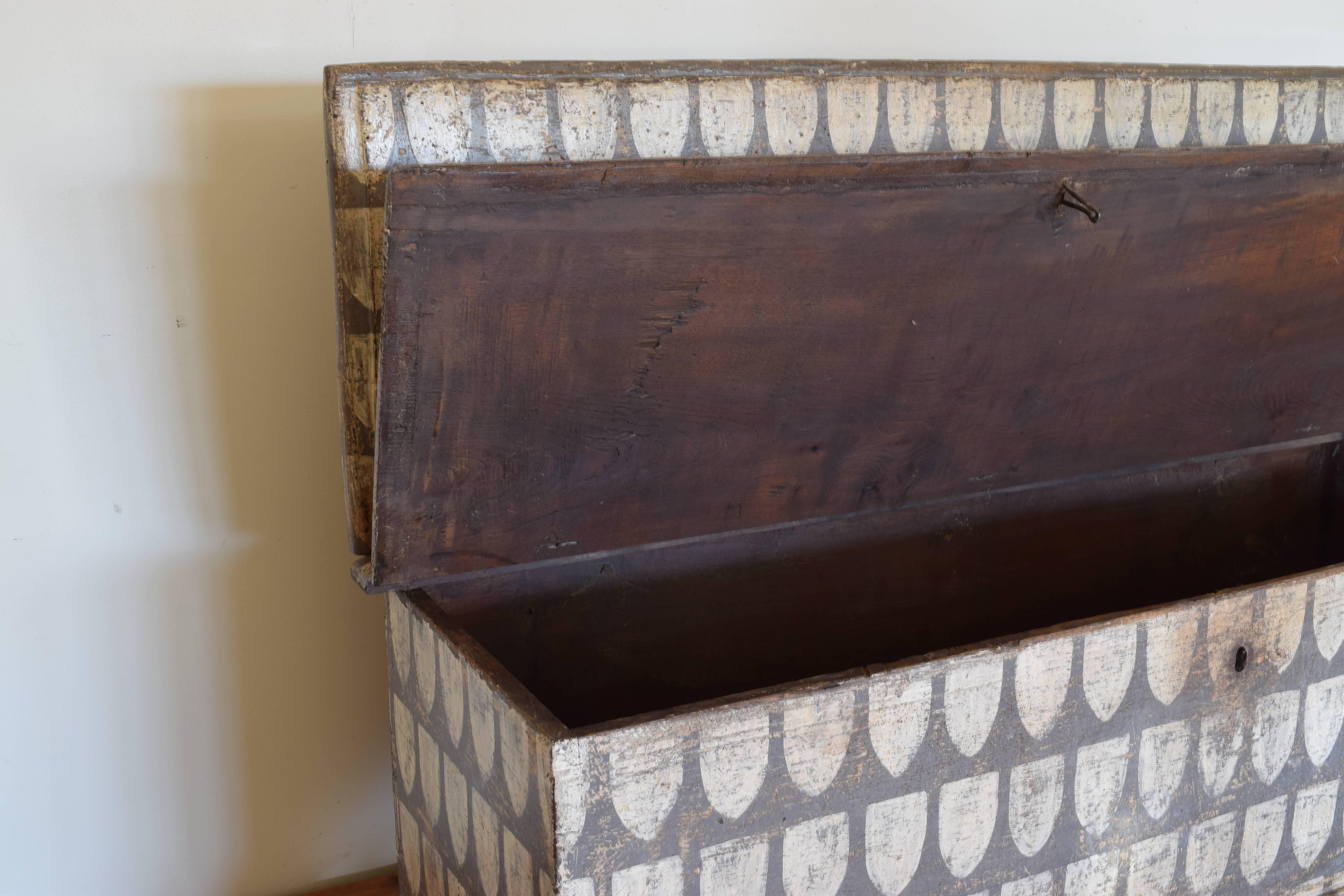 Italian Baroque Painted Cassapanca from Tuscany, Late 17th-Early 18th Century 6