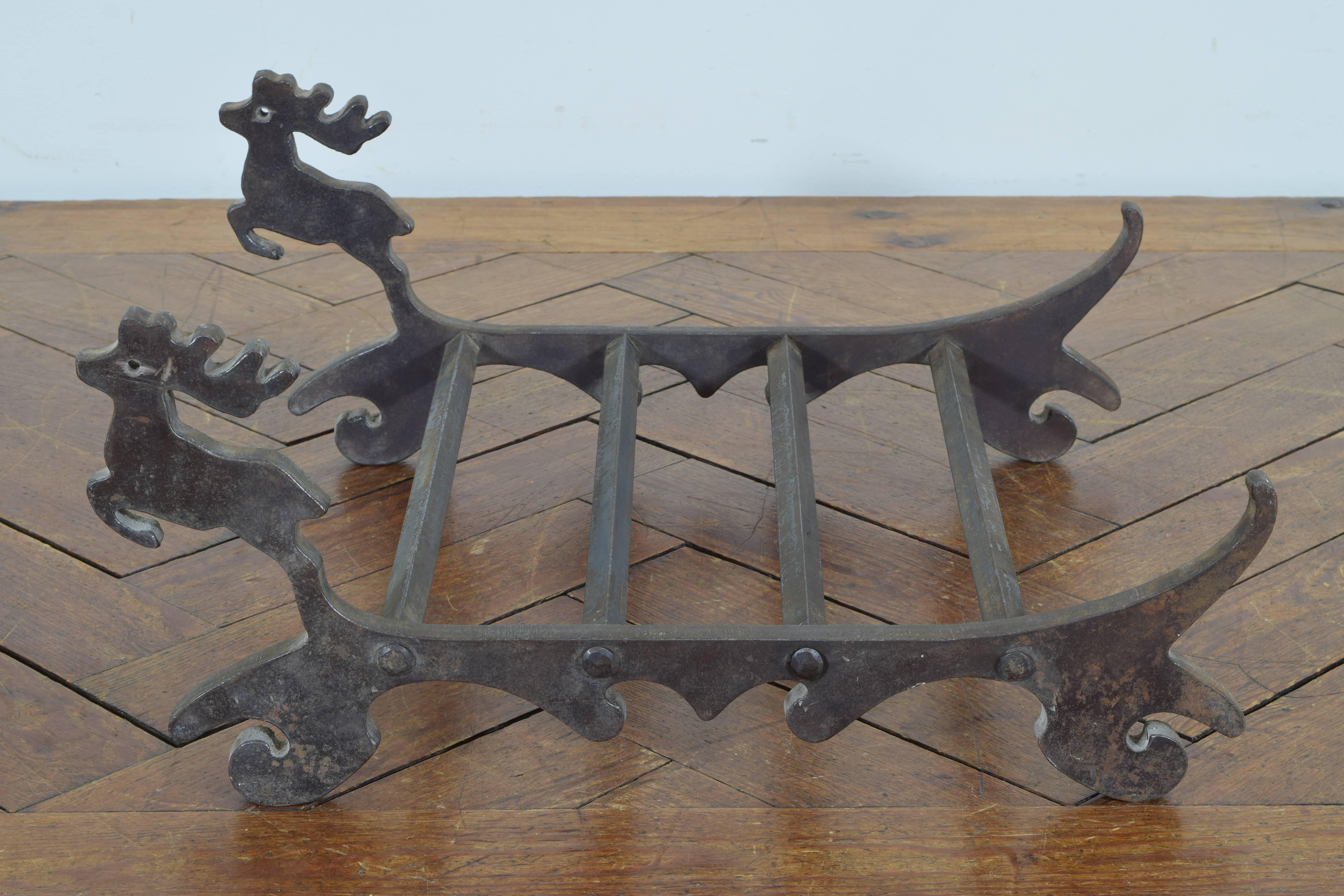 French Art Deco Firegrate in Steel, First Quarter of the 20th Century In Excellent Condition For Sale In Atlanta, GA