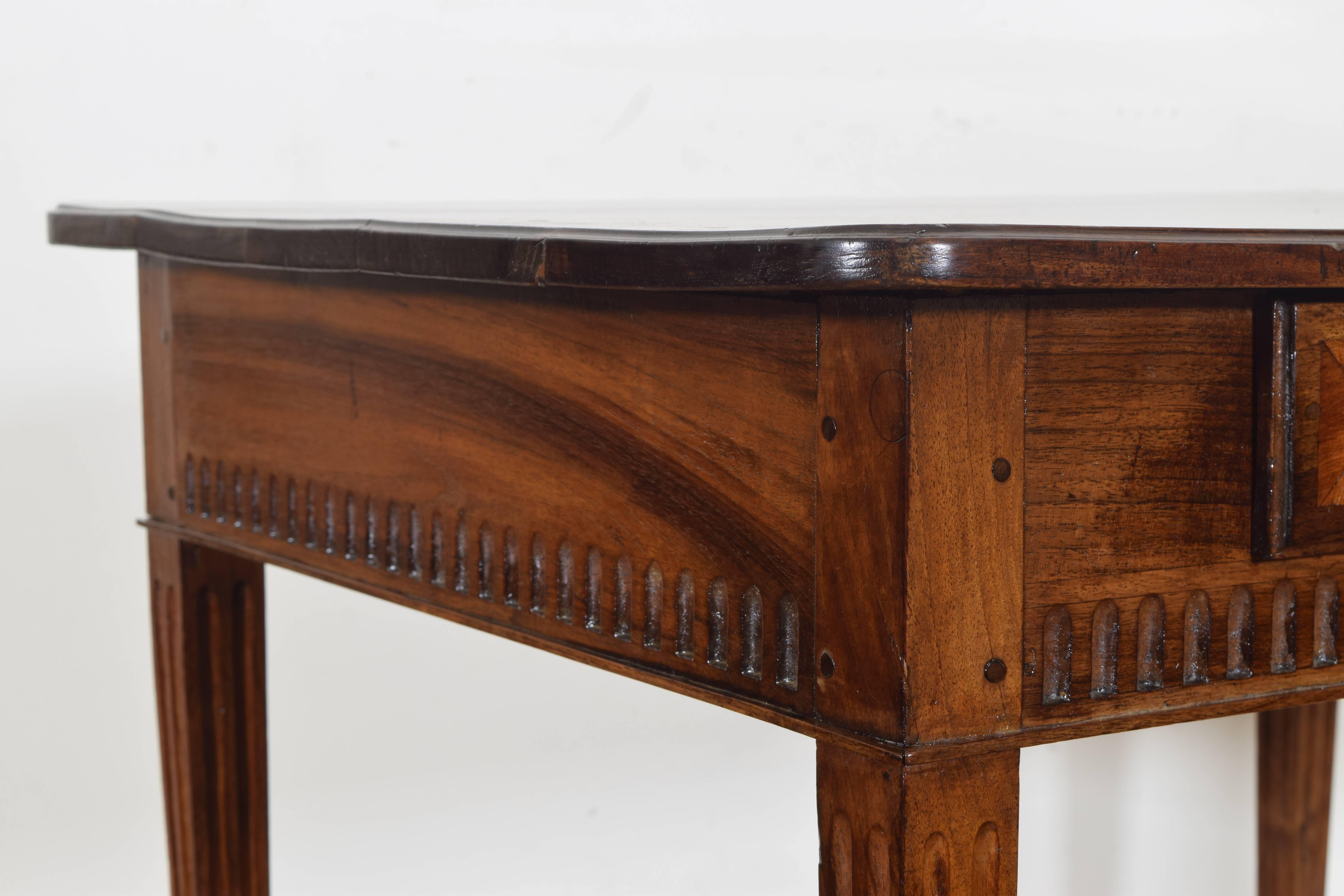 French Neoclassic Carved Walnut and Veneer One-Drawer Table, Early 19th Century 2