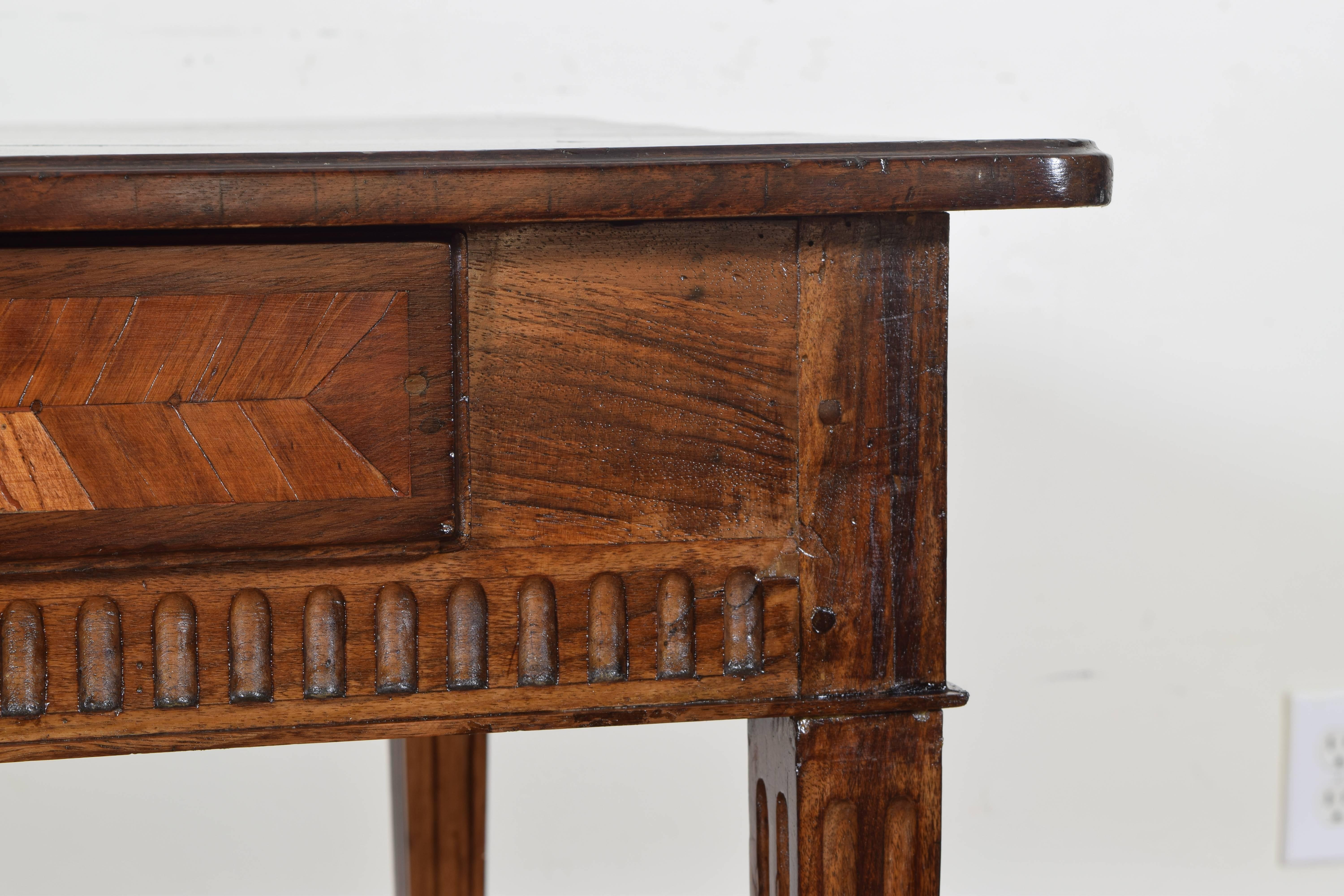 French Neoclassic Carved Walnut and Veneer One-Drawer Table, Early 19th Century 3