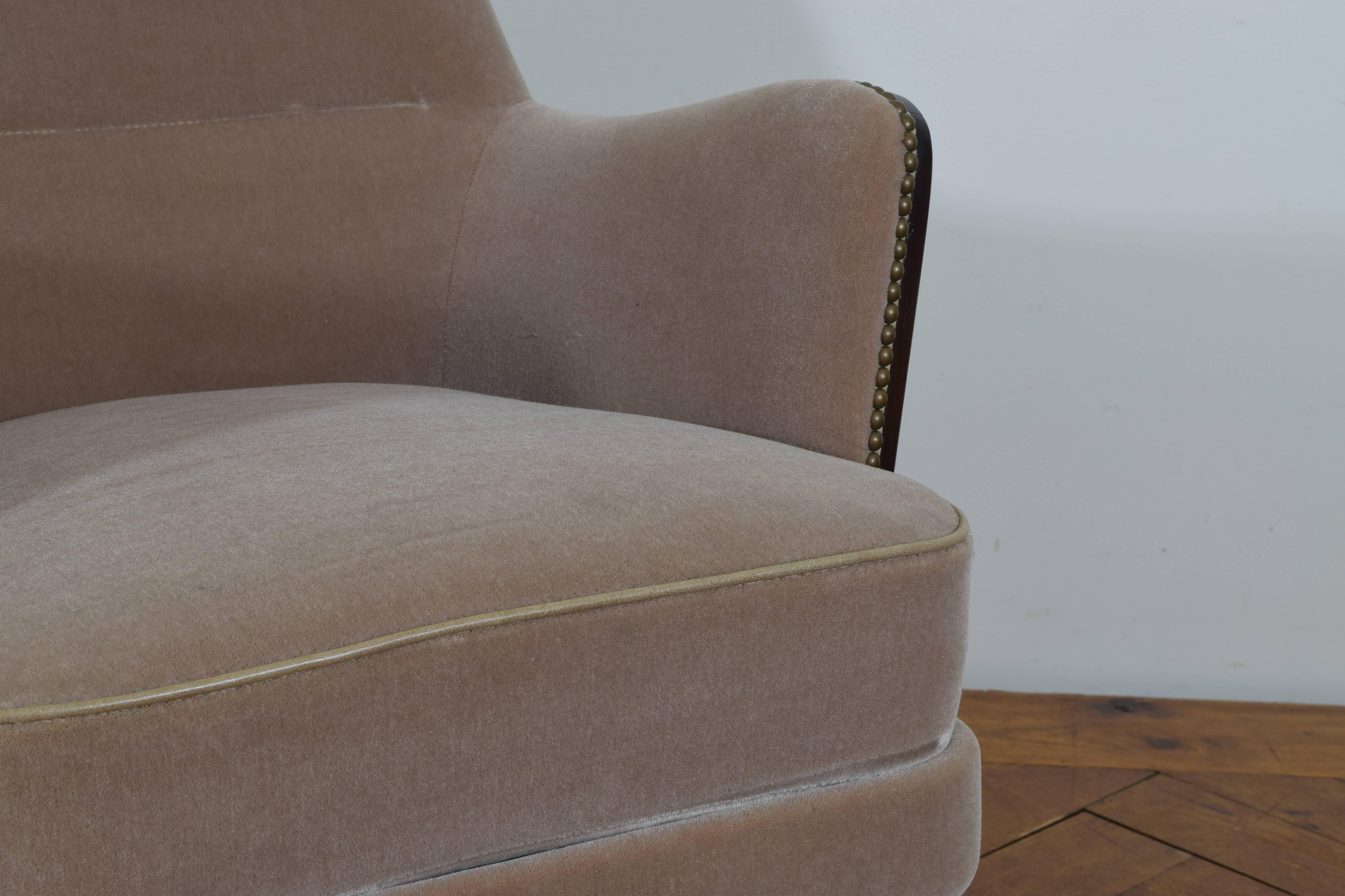 Pair of Italian Mid-Century Mahogany and Brass Bergeres, Mohair Upholstery 3