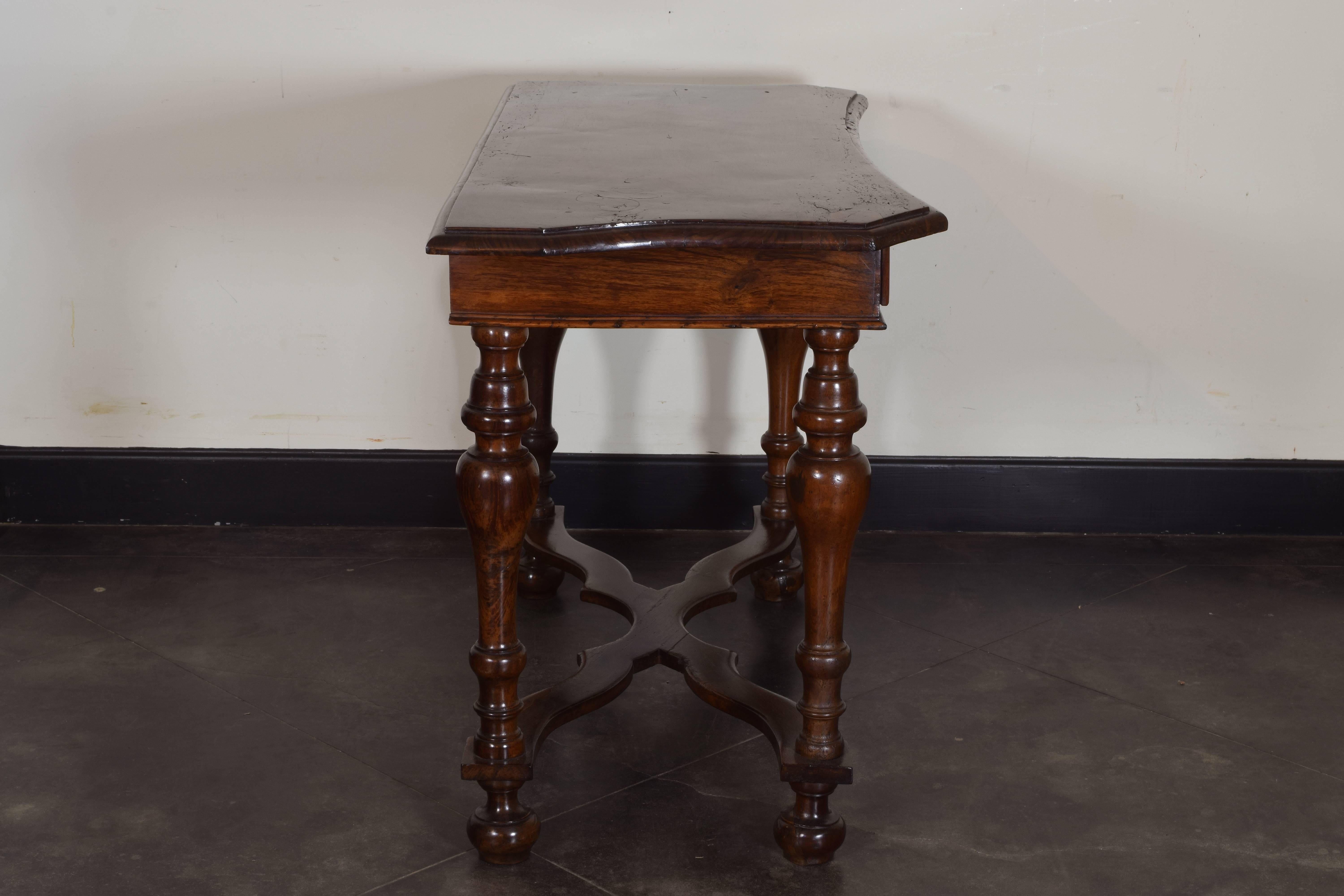 Late 17th Century Italian Late Baroque Walnut Console Table, Late 17th-Early 18th Century