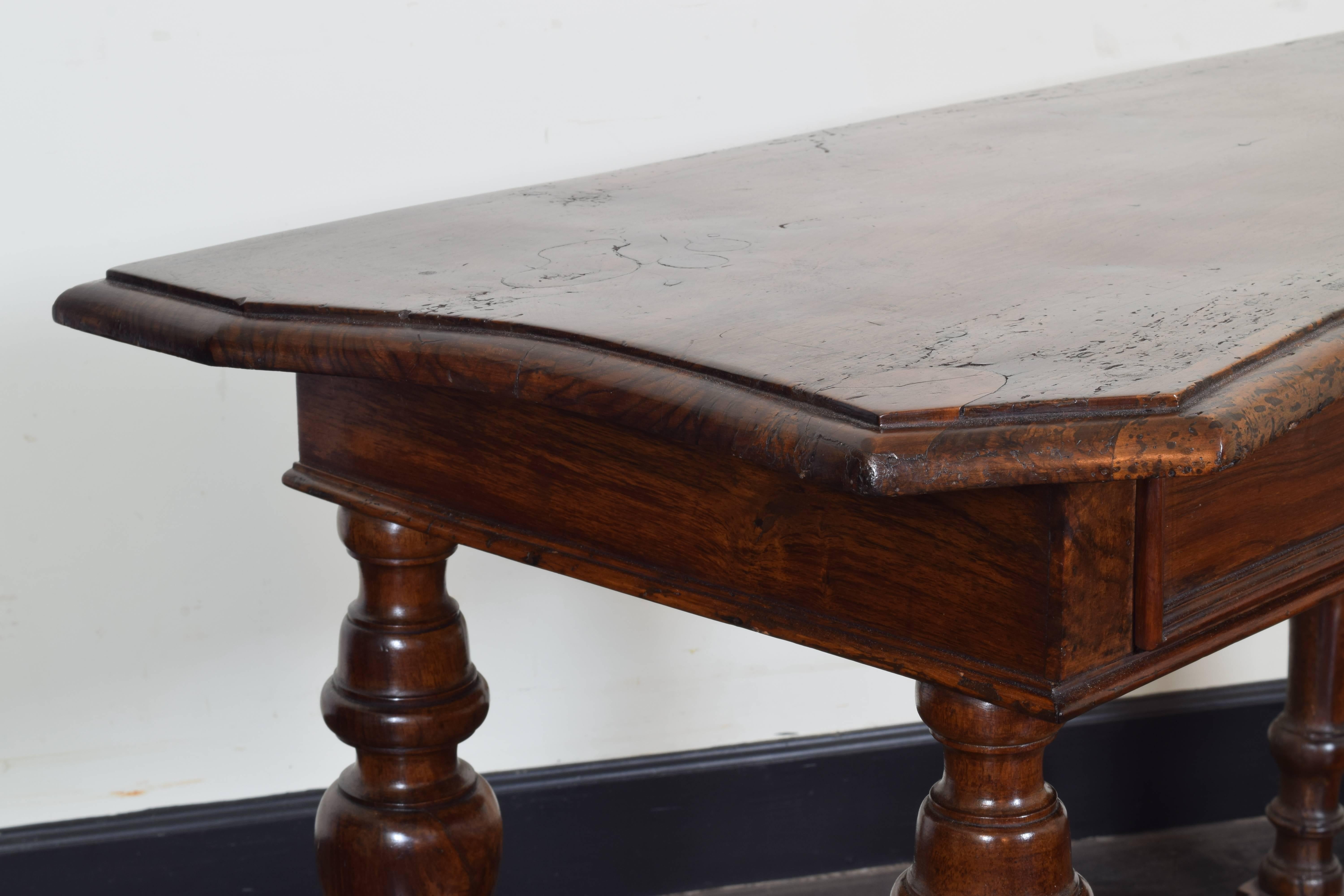 Italian Late Baroque Walnut Console Table, Late 17th-Early 18th Century 1