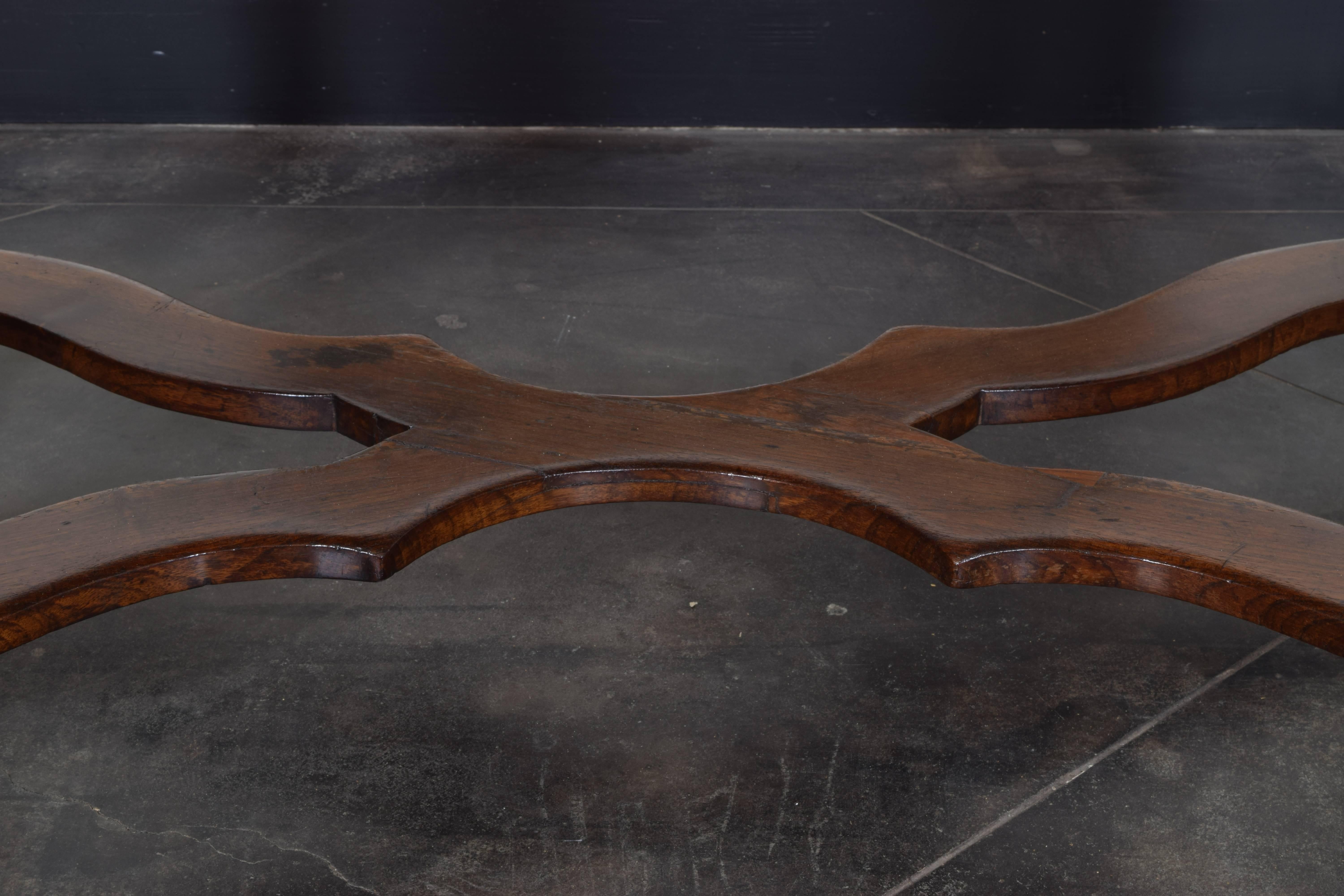 Italian Late Baroque Walnut Console Table, Late 17th-Early 18th Century 4